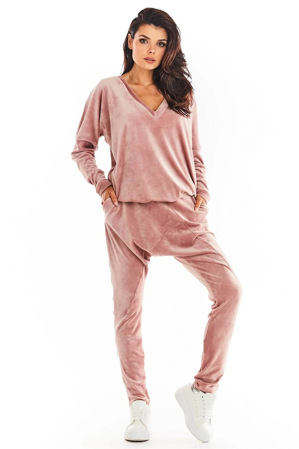 Pantalon survêtement femme en velours noir confortable style athleisure moderne pour look décontracté chic