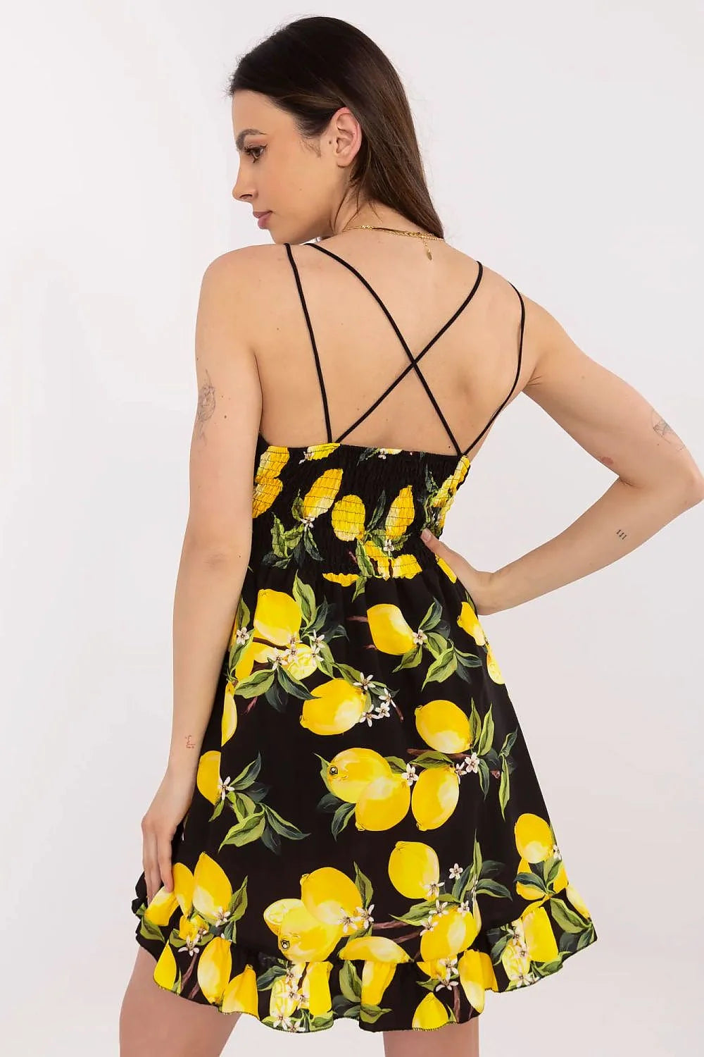 Robe d'été légère imprimée citron noir bretelles fines encolure V coupe évasée mini longueur volant femme
