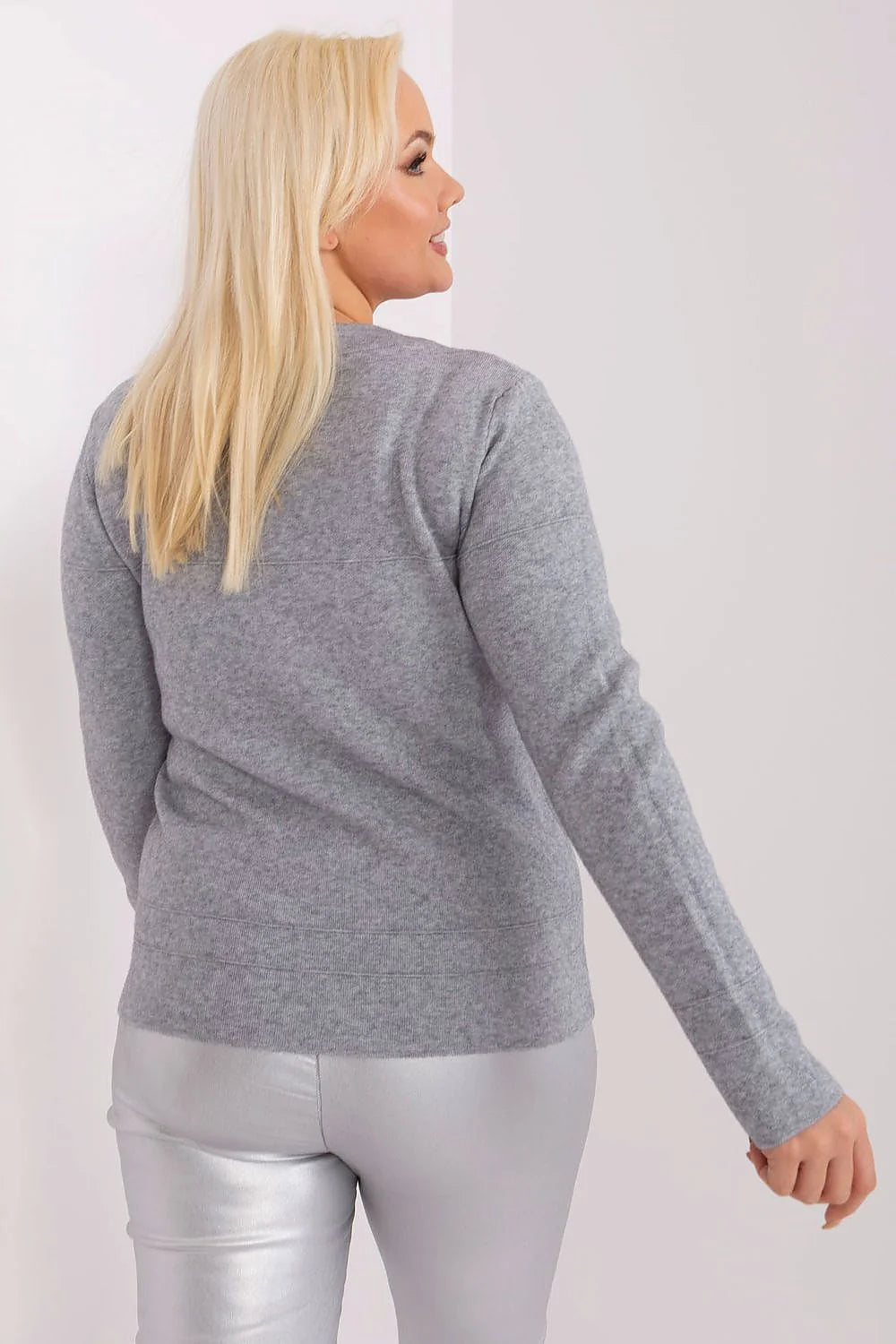 pull femme plus size gris clair manches longues col rond pompon fourrure fausse maille fine extensible doux ajusté