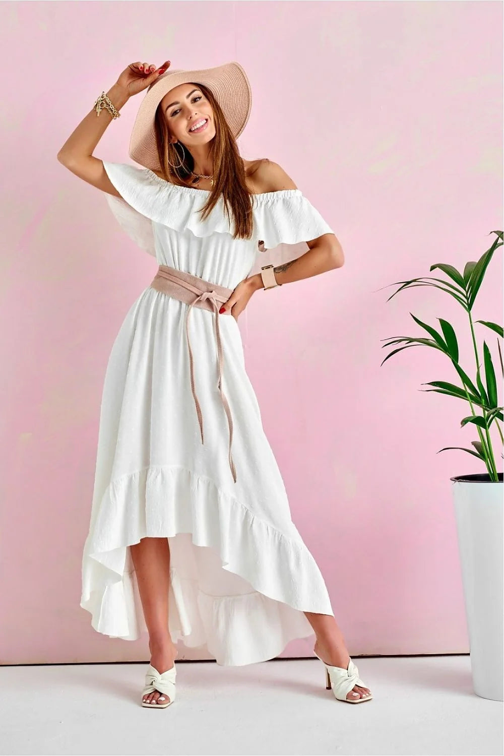 Robe de jour estivale vert vif pois blancs épaules ouvertes ceinture noire volant tissu fluide coton polyester femmes occasion décontractée brunch