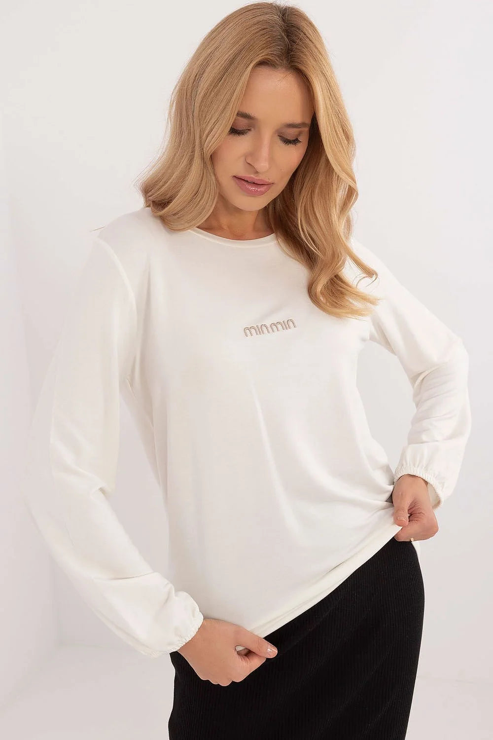 Chemisier Relevance pour femme en micro modal blanc manches longues col rond style minimaliste embroidery MIMMIN