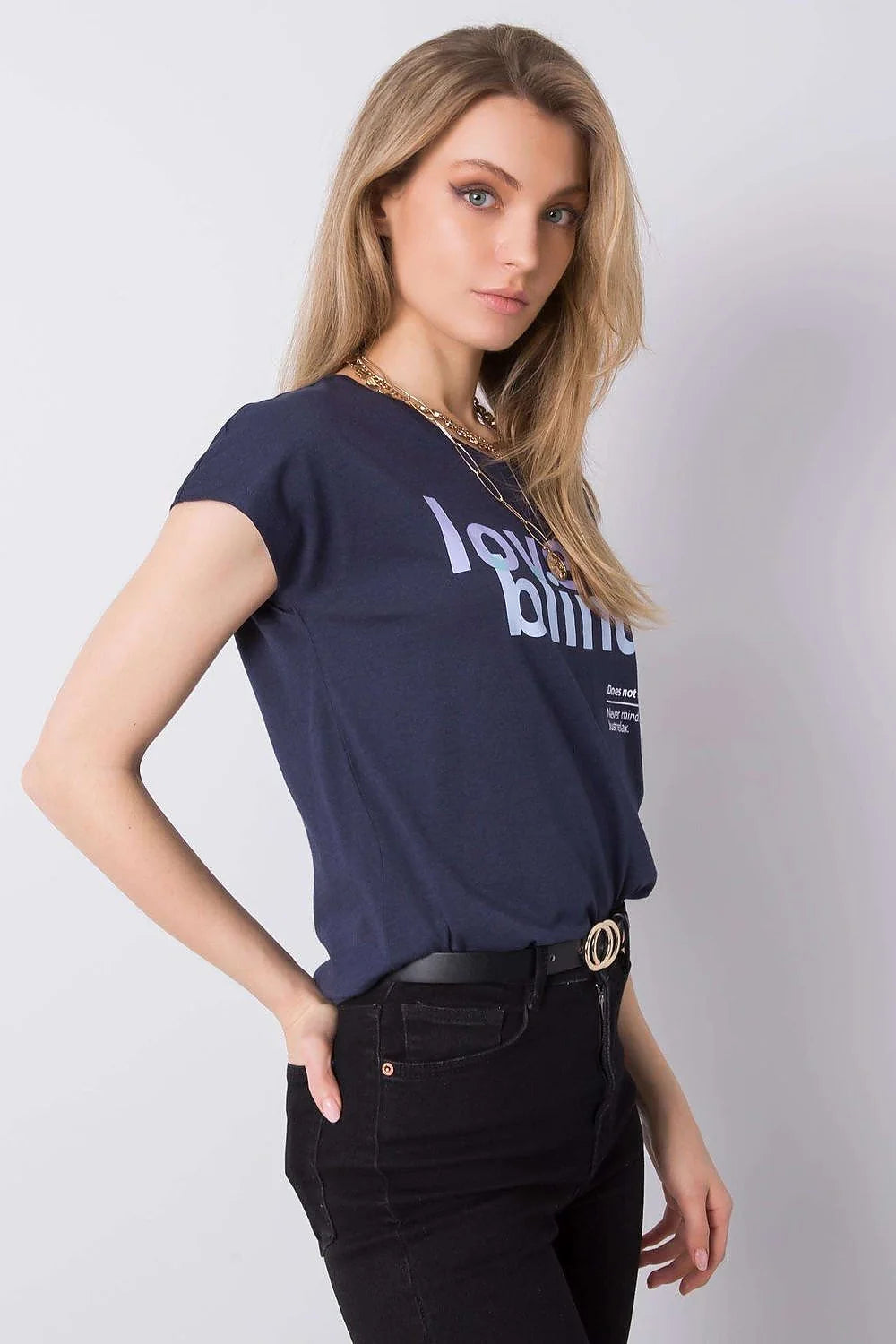 T-shirt Stitch&Soul pour femme, design moderne 'love is blind', couleur bleu marine, coton 50% modal 50%, coupe droite, manches courtes, encolure ronde, style décontracté, idéal pour quotidien et occasions spéciales