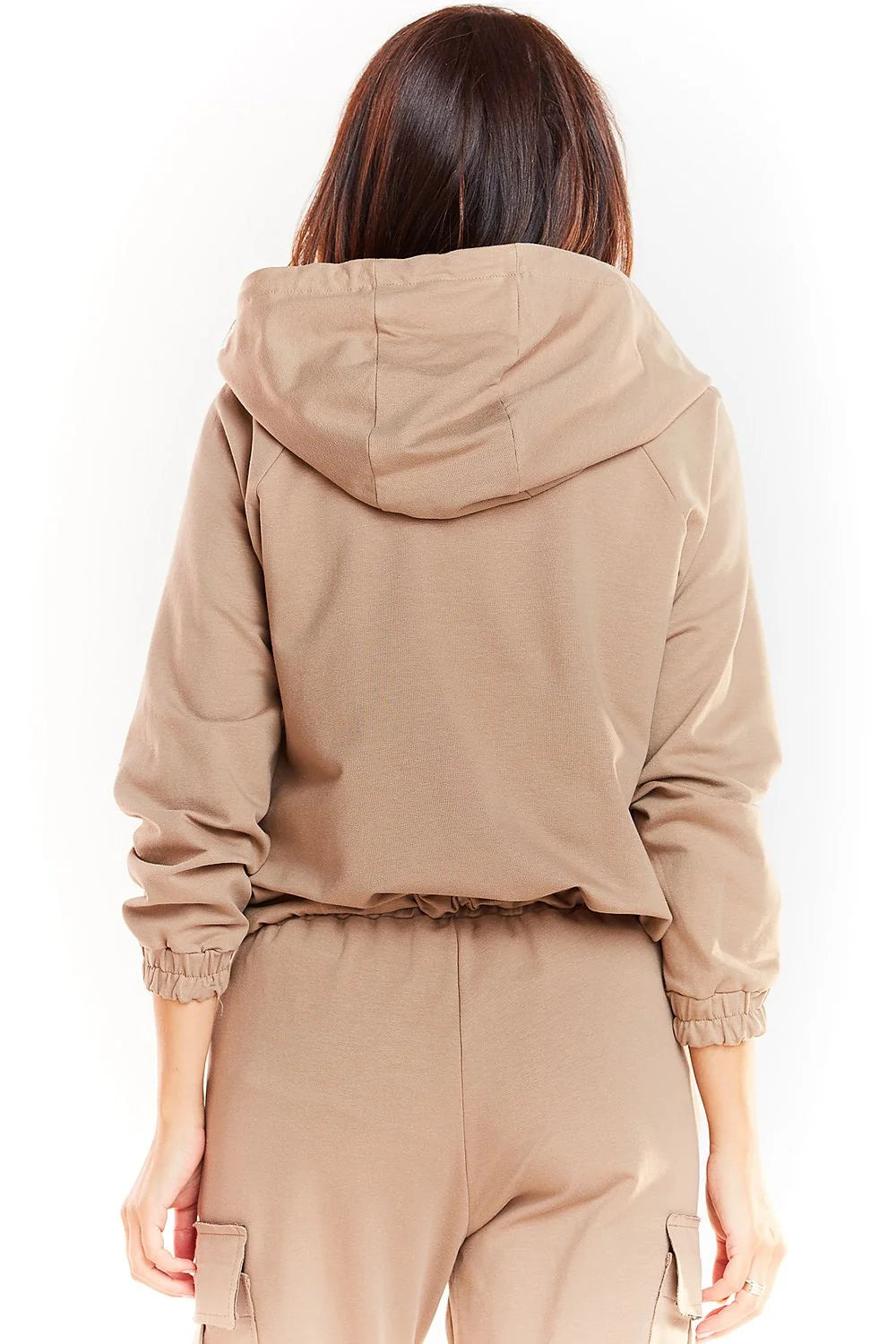 Veste à capuche coton beige décontractée pour femme moderne avec poches latérales et confort optimal