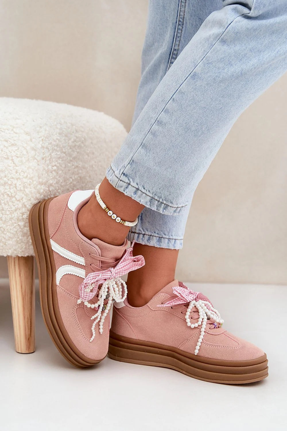 Chaussures de sport femmes design moderne daim synthétique rose pastel lacetsperlés confort style casual-chic usage quotidien