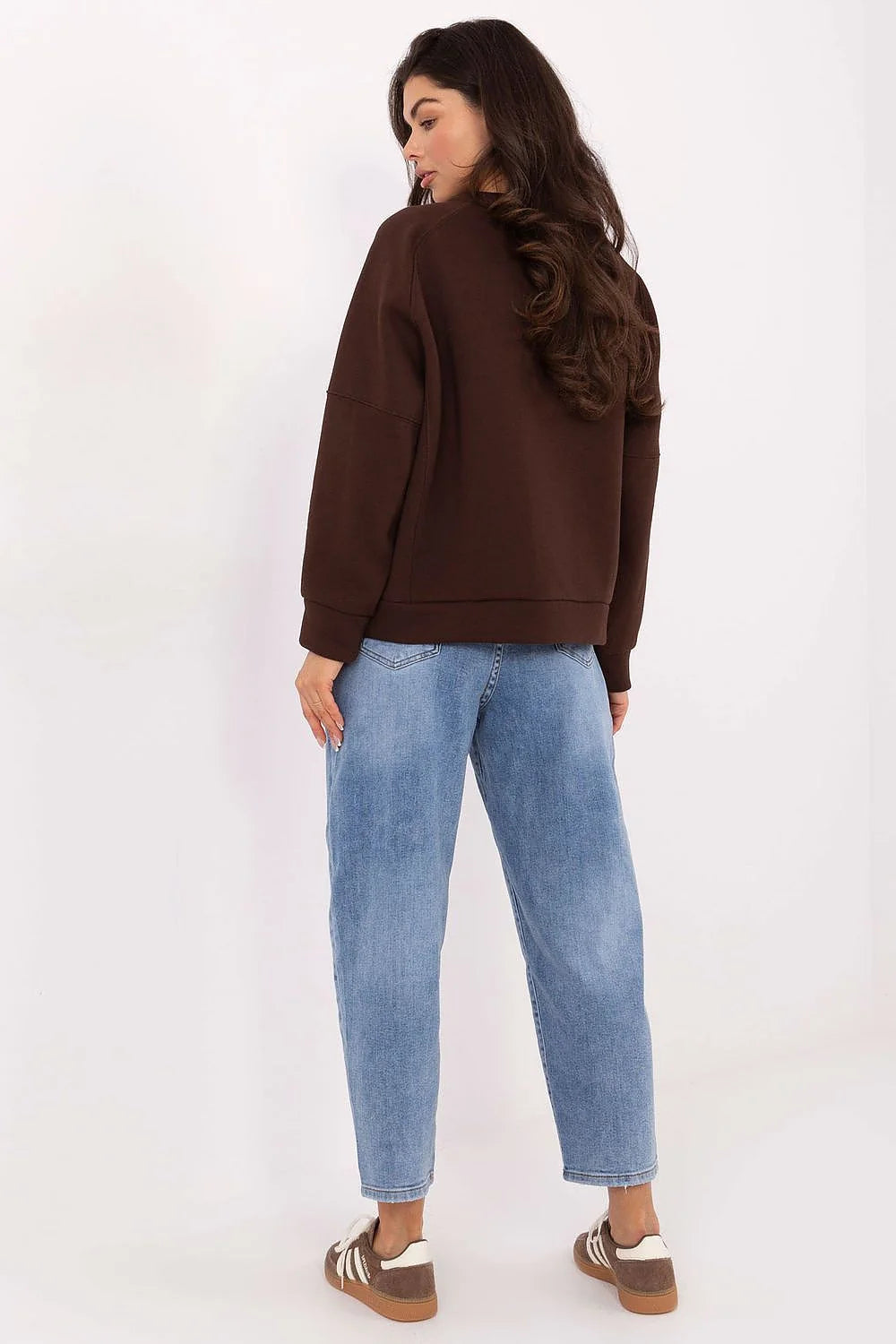 sweatshirt femme oversize coton polyester doux confortable coupe ample col rond manches longues impression frontale légèrement doublé urbain décontracté