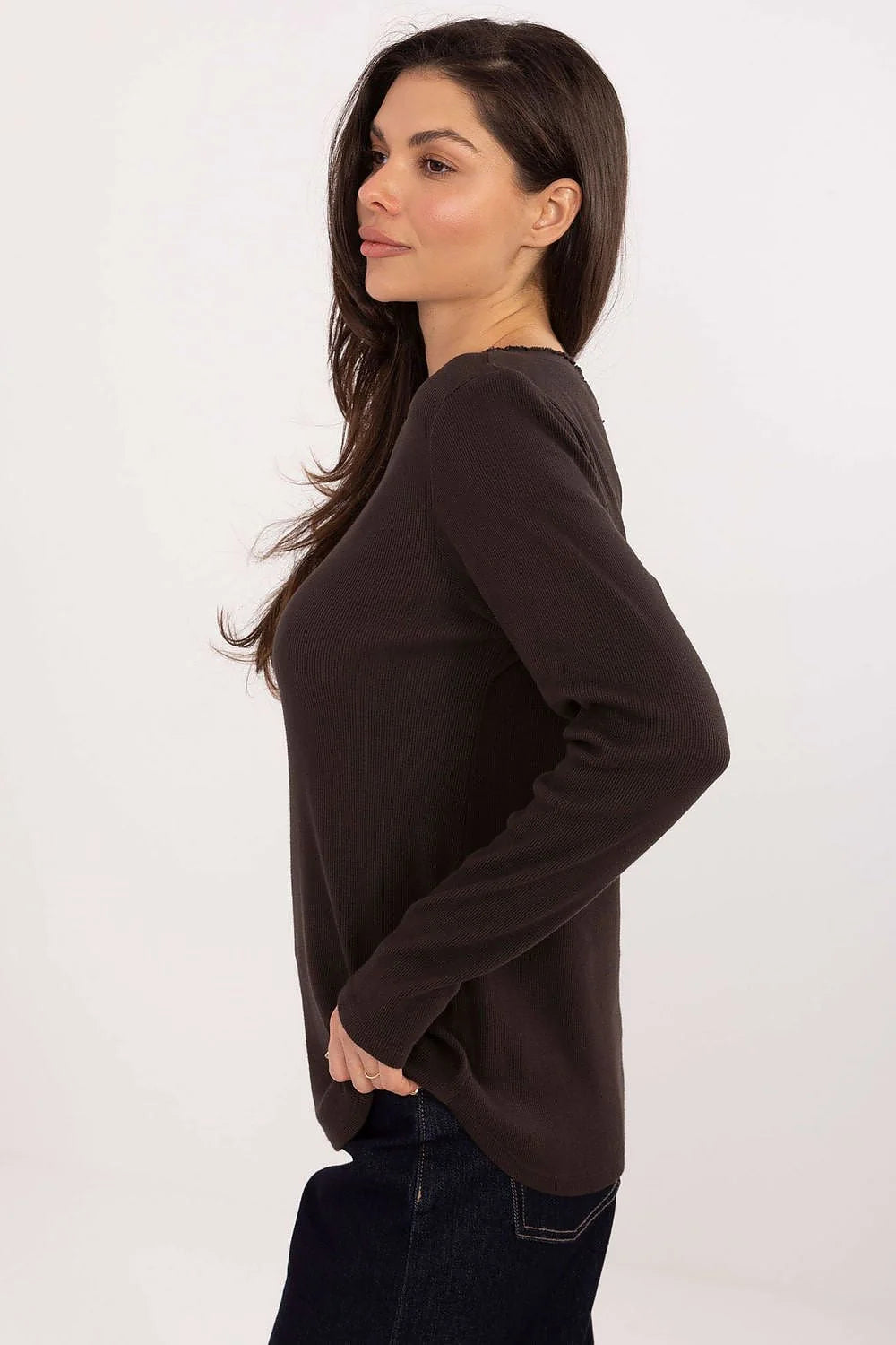 longsleeve décontracté côtelé coton elasthanne extensible respirant confortable ajustement silhouette manches longues encolure ronde coupe lisse broderie discrète basique intemporel