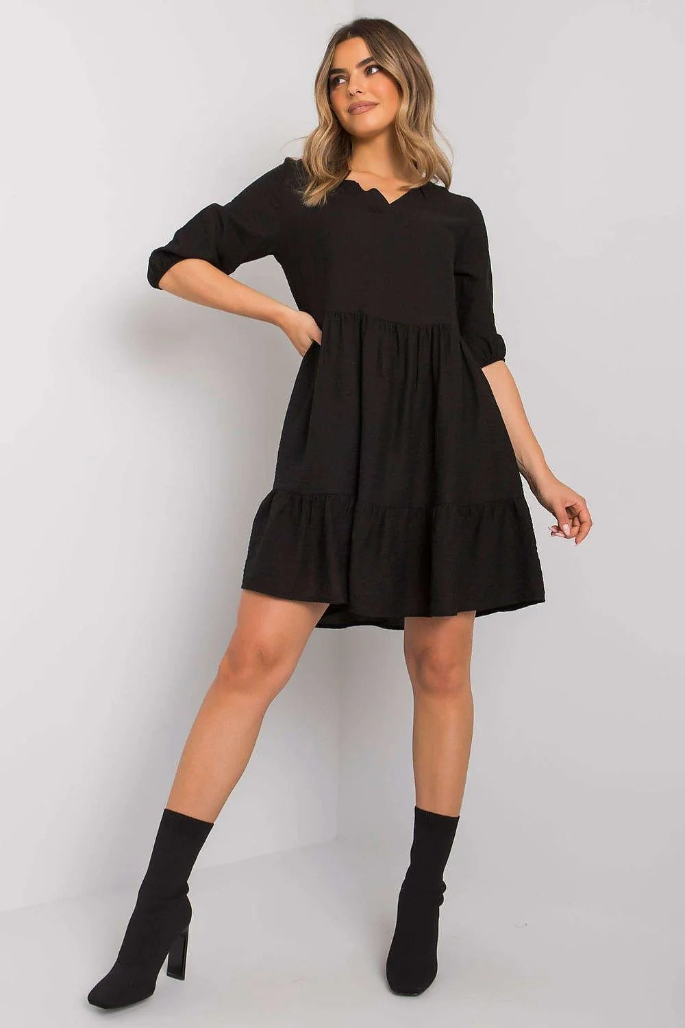 Robe de jour Ex Moda design moderne élégante polyvalente couleur noire taille ajustable manches 3/4 volants femme
