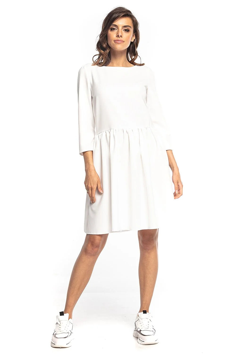 Robe évasée en coton bleu canard moderne confortable manches trois-quarts chic pour femme élégante