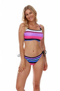 Maillot de bain deux pièces femmes rayures horizontales rose violet bleu blanc noir soutien-gorge nageur bandeau bretelles noires bikini bas réglable