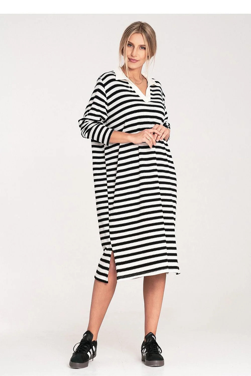 Robe de jour moderne pour femmes en rayures noires et blanches manches longues col polo taille universelle