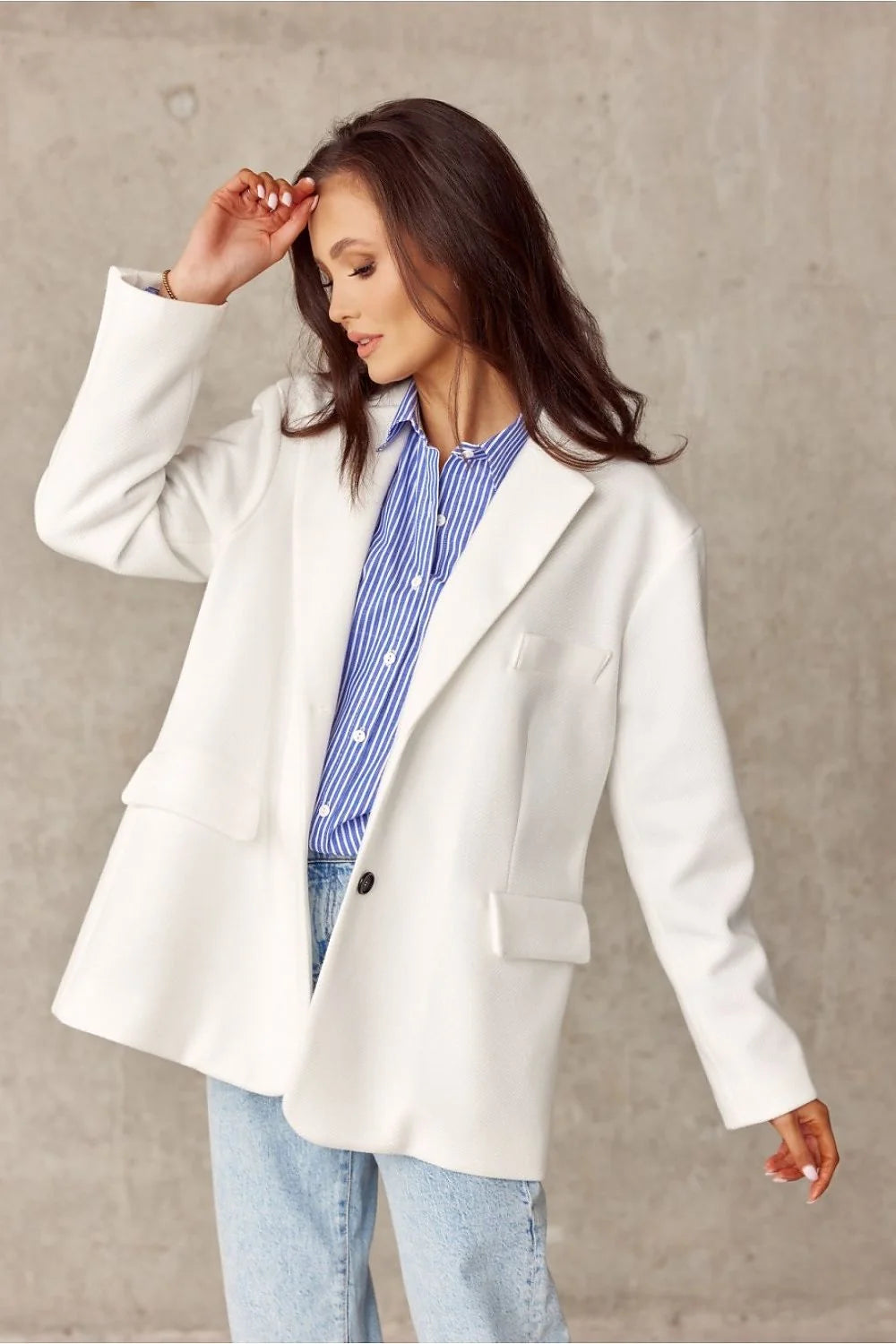 Veste blazer femme design moderne audacieux rose vif coupe oversize matériau haute qualité élégance contemporaine