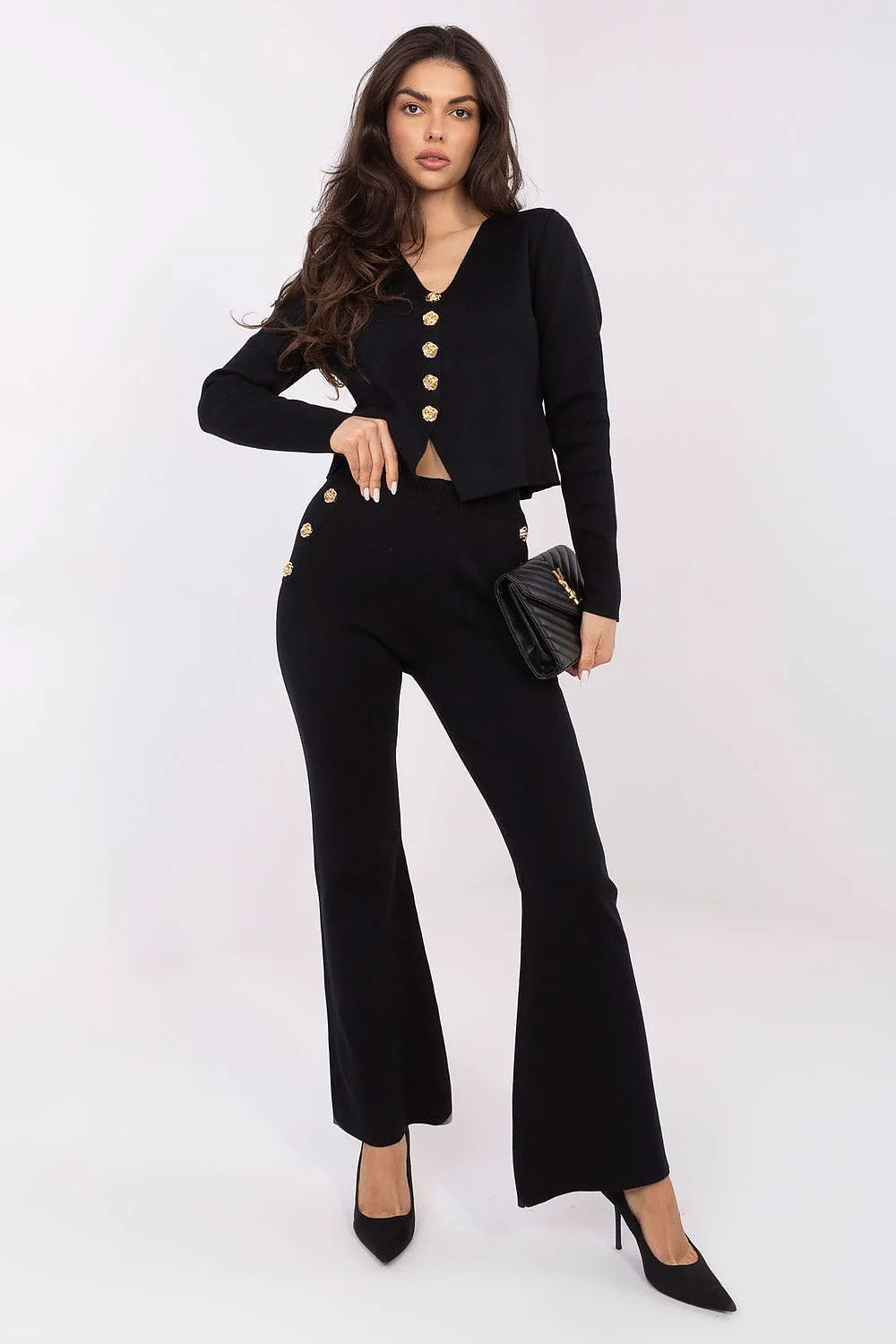 ensemble femme cardigan court col V maille tricot noir pantalon flare taille haute jambe évasée cheville boutons dorés élégance confortable