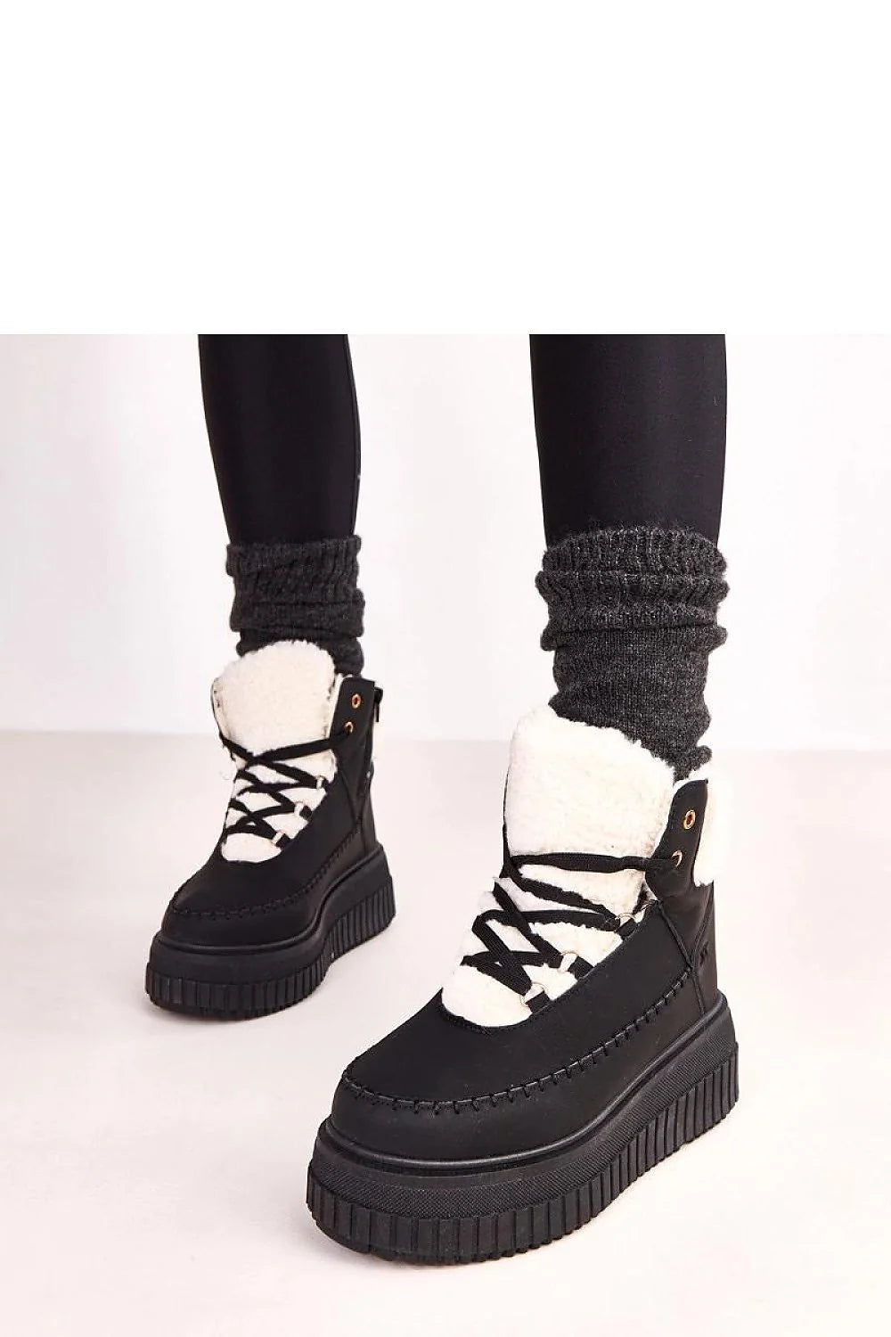bottines sport femme montantes lacets fermetureeclair cuir écologique doublure fourrure chaude plateforme haute crantée antidérapante bout rond semelle tissu confort
