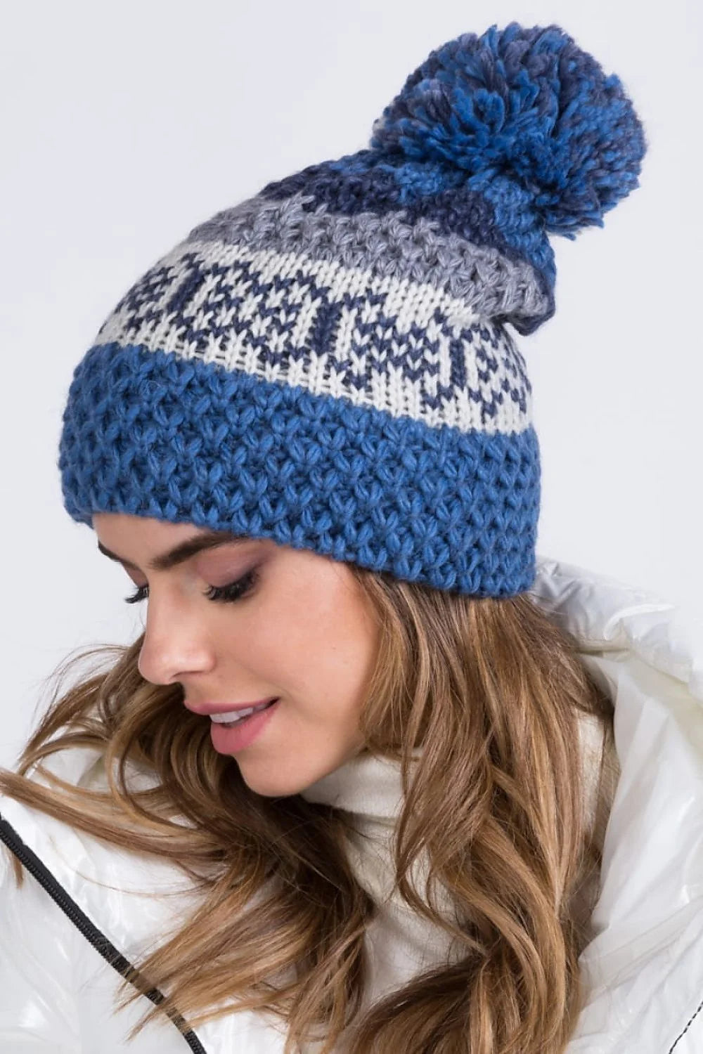 bonnet Kamea femme laine épaisse tricoté pompon multicolore hiver chaud isolant maille texturée bandes horizontales ample
