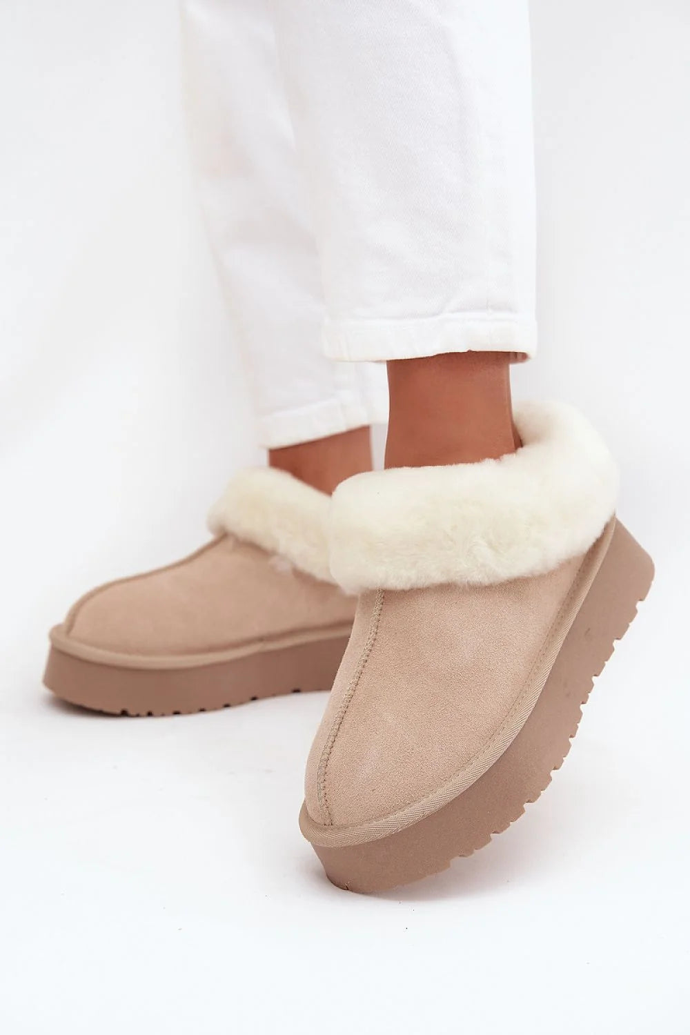 bottes neige femme suédine beige daim naturel plateforme 4cm tige 6cm doublure fourrure intérieure semelle caoutchouc antidérapante rembourrée