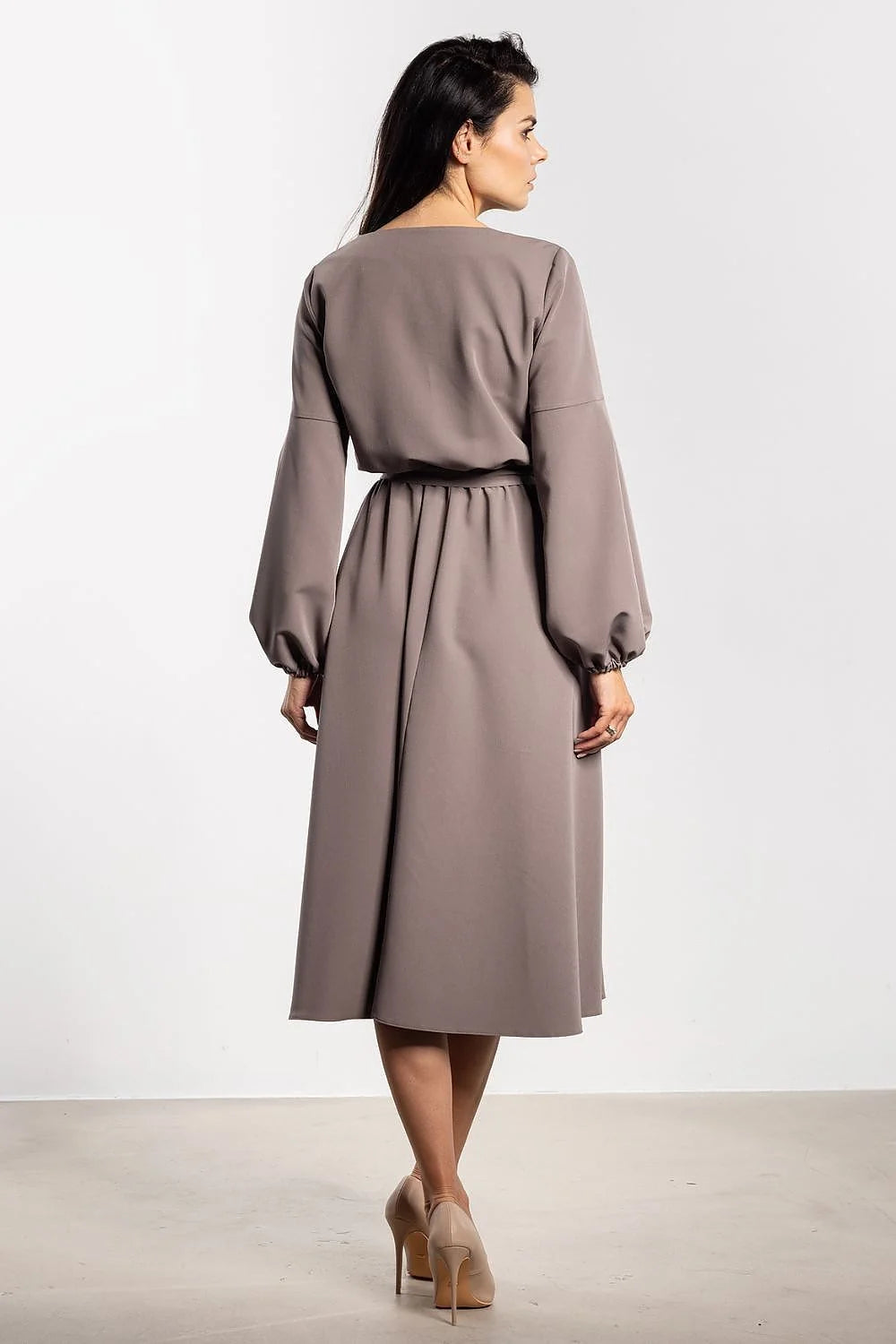robe midi ample taille élastique ceinture nouer manches longues bouffantes plis col rond jupe évasée tissu fluide