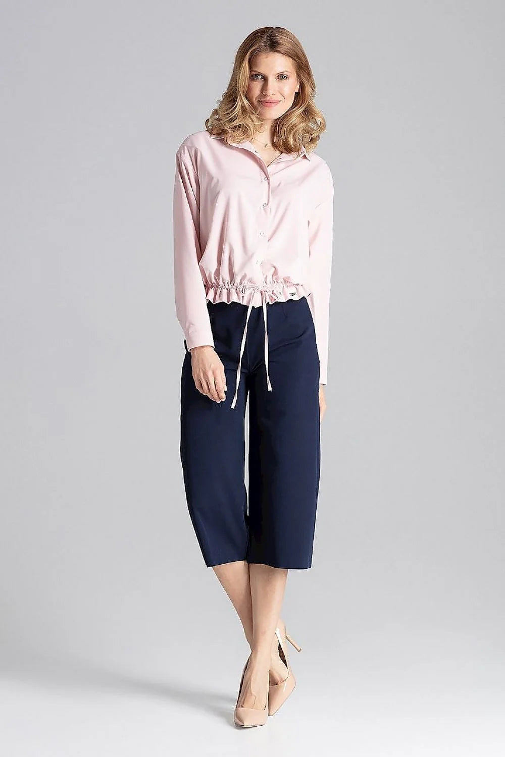 Chemise femme manches longues bleu clair élasthanne polyester coupe ample détails cordon ajustable finitions ciselées mode printemps été