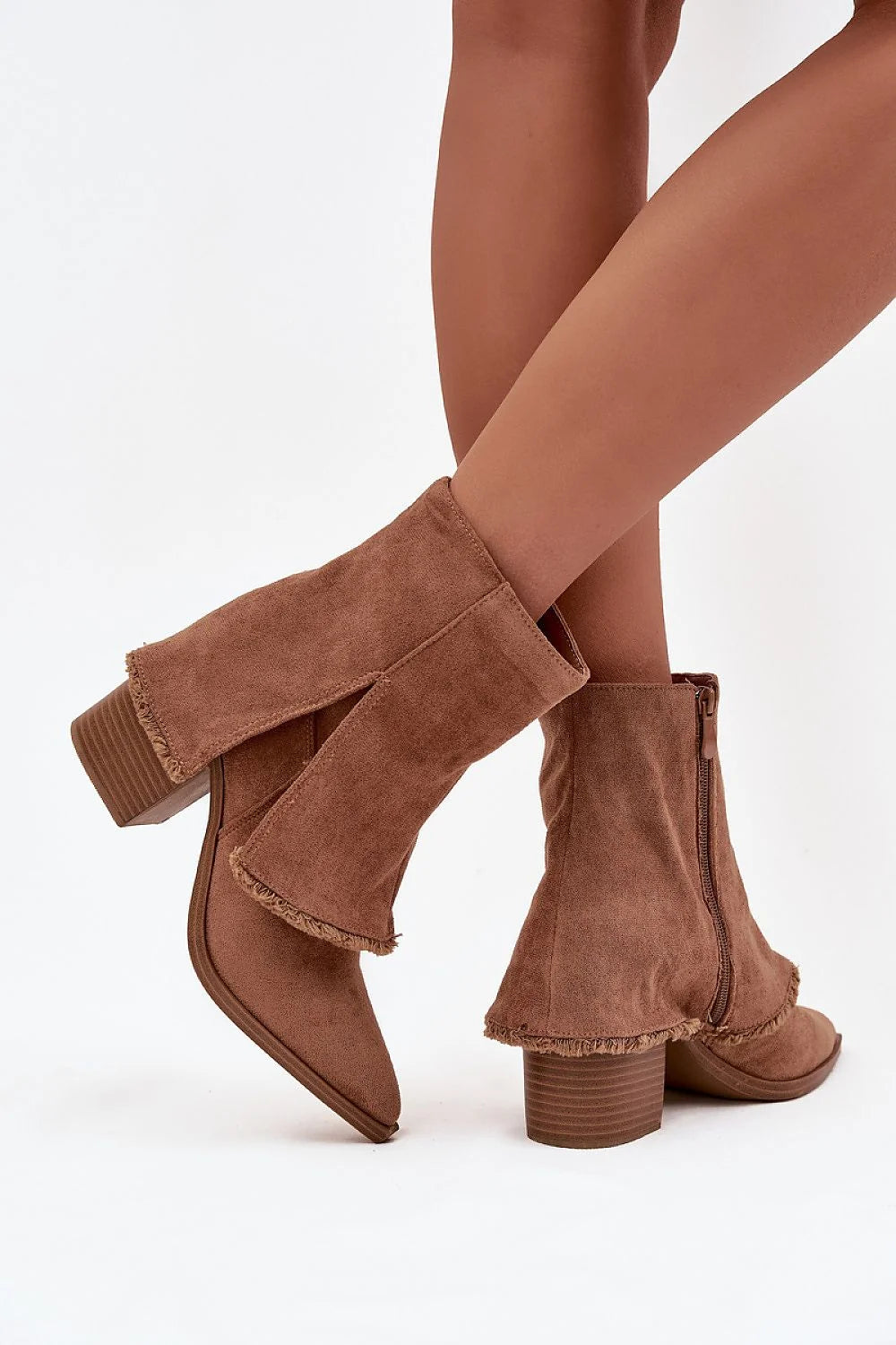 bottines femme daim écologique cognac suédé cheville bout pointu talon colonne neuf centimètres rabattu effiloché fermeture éclair latérale
