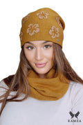 Bonnet et écharpe assortis pour femme floral moutarde automne hiver style moderne coupe slouchy matière douce