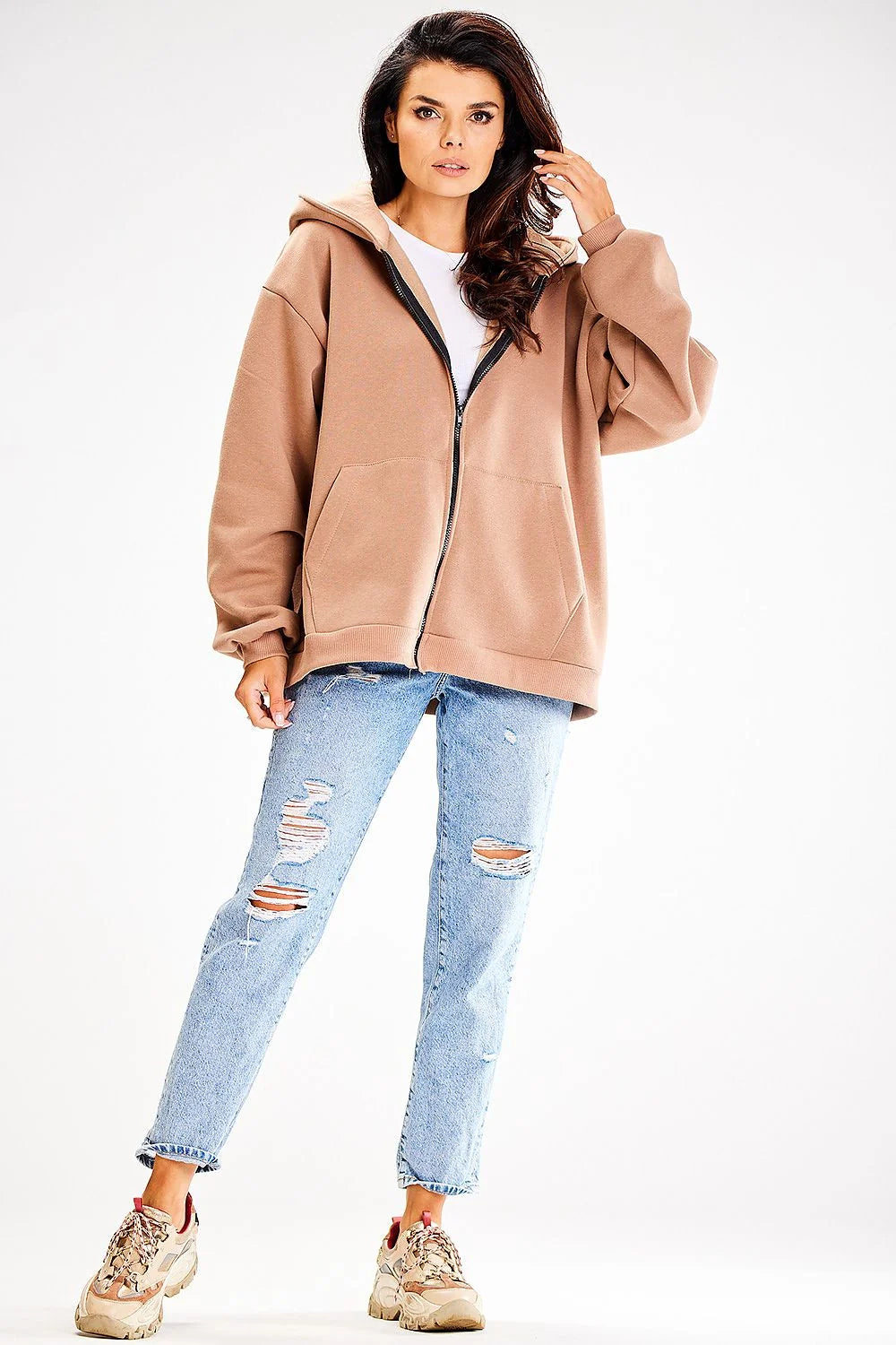 sweatshirt femme ample zippé capuche poches kangourou coton élasthanne oversize molleton doux camel taupe manches tombantes zip métallique