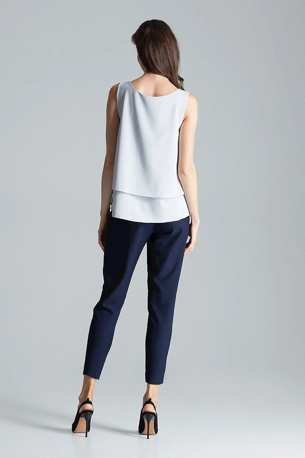 Haut élégant sans manches en polyester bleu marine coupe fluide superposition tissu femme moderne