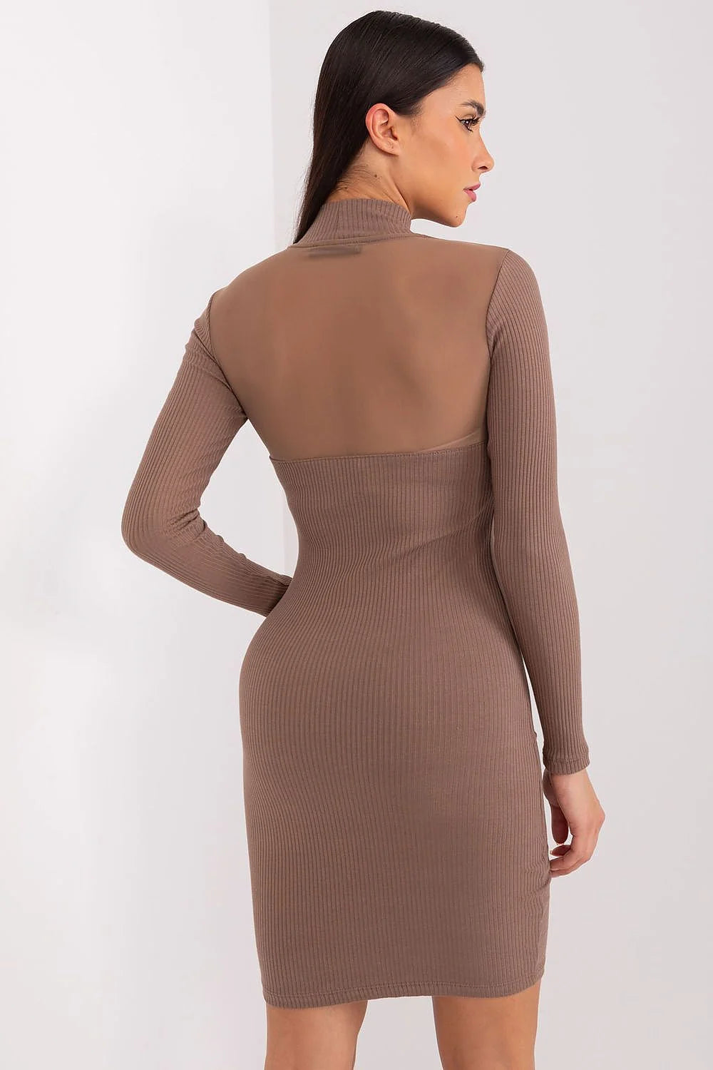 Robe ajustée pour femmes couleur marron clair maille côtelée manches longues buste transparent motif cœur dos nu style moderne