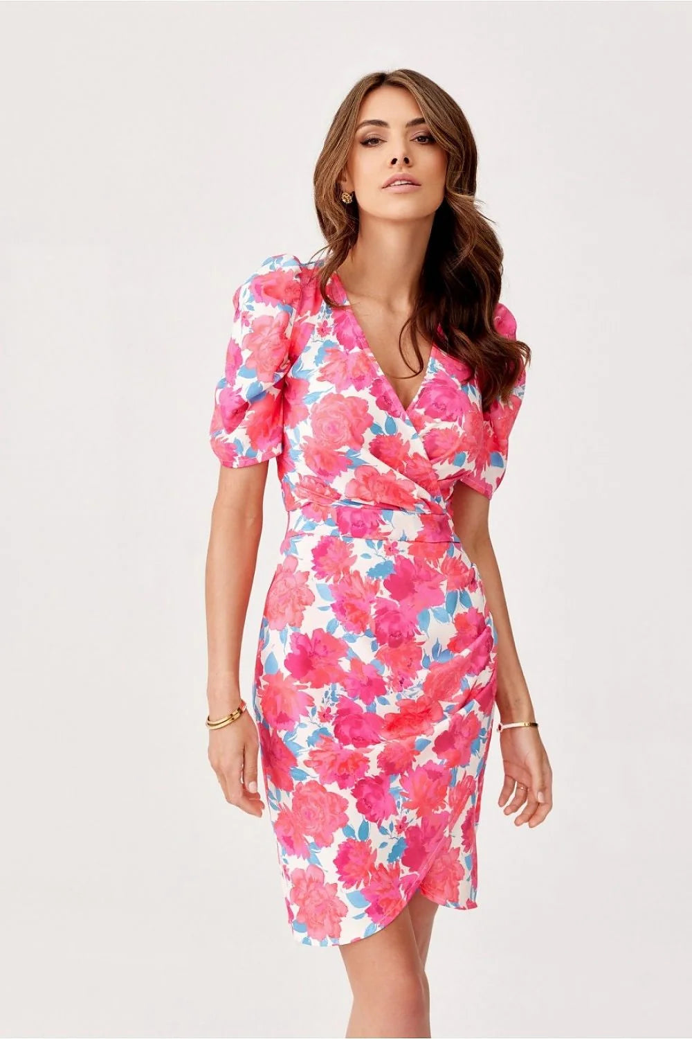 Robe de cocktail style élégant imprimé floral coupe portefeuille décolleté en V manches courtes tissu léger femme