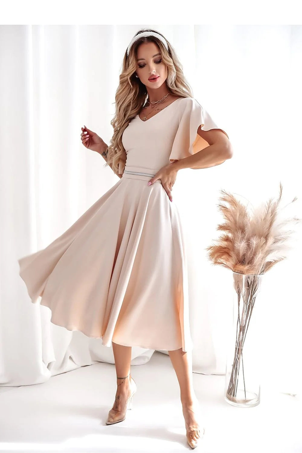 Robe de cocktail élégante beige clair V-neck manches courtes évasées ceinture ornée femme occasion spéciale soirée gala