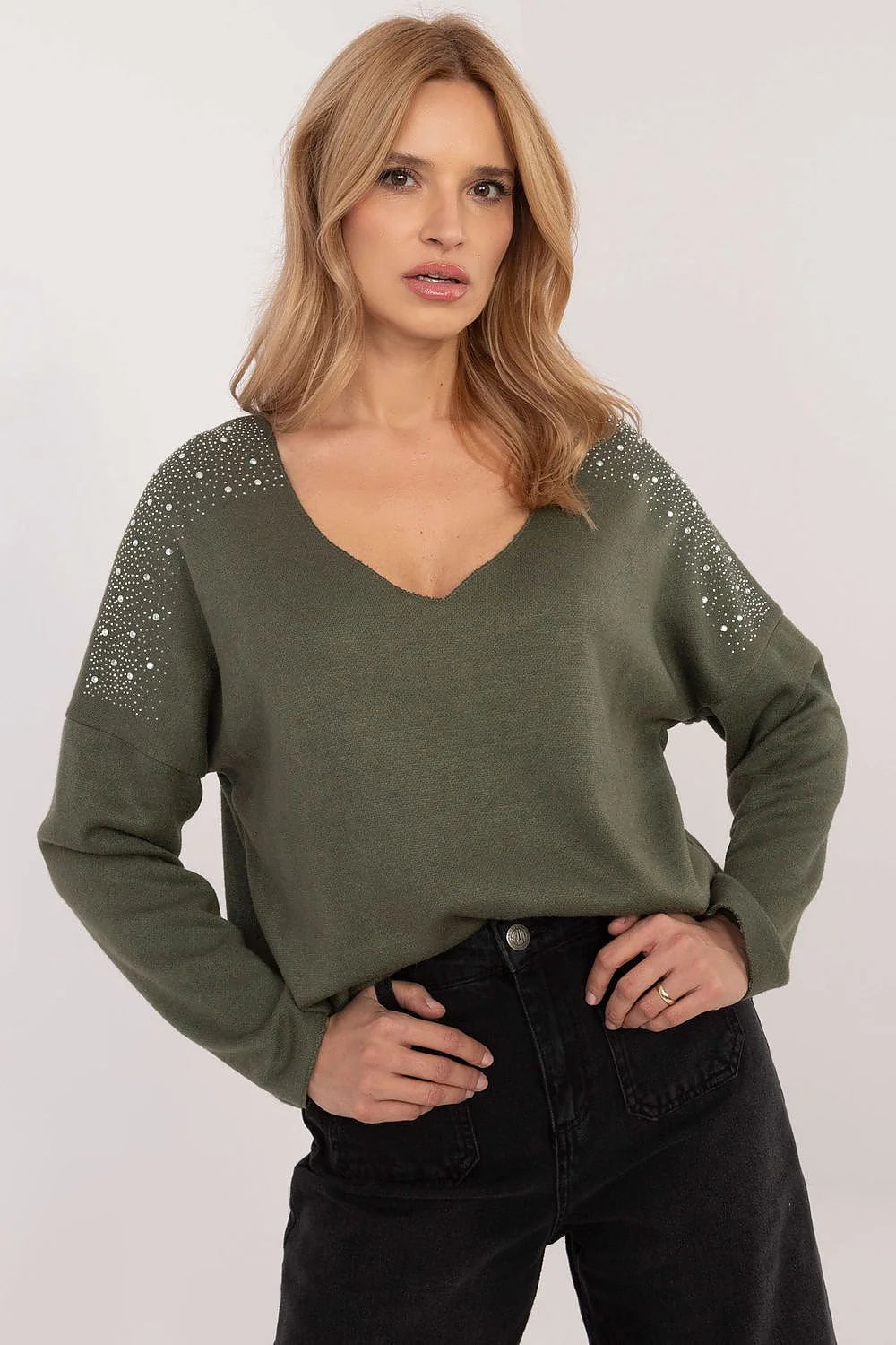 Pull élégant pour femme longues manches strass sur les épaules couleur olive mode moderne confort tout le jour occasion spéciale