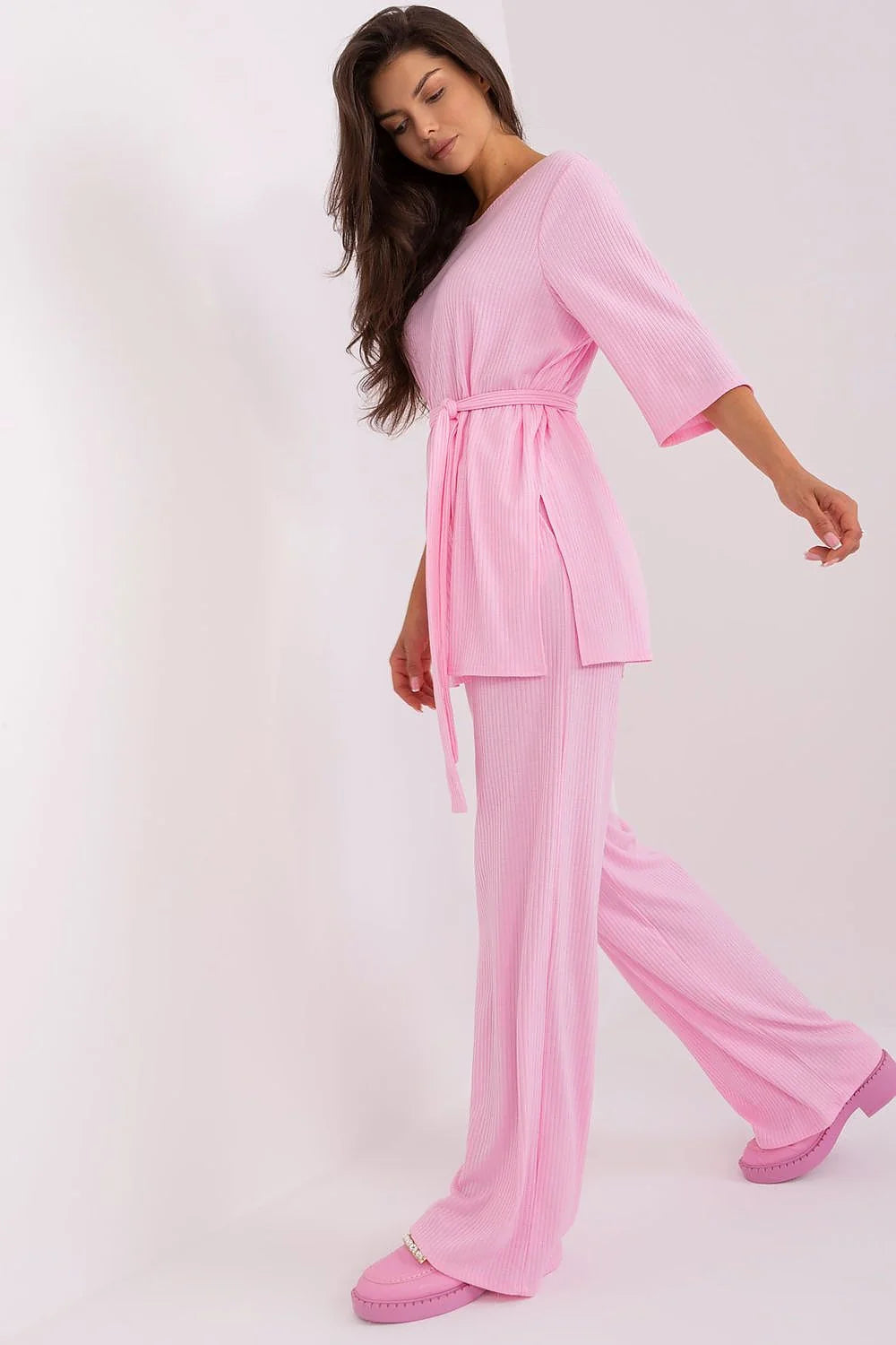 Ensemble féminin Lakerta tissu côtelé confortable élégant coton élasthanne manches 3/4 pantalon large rose tendre