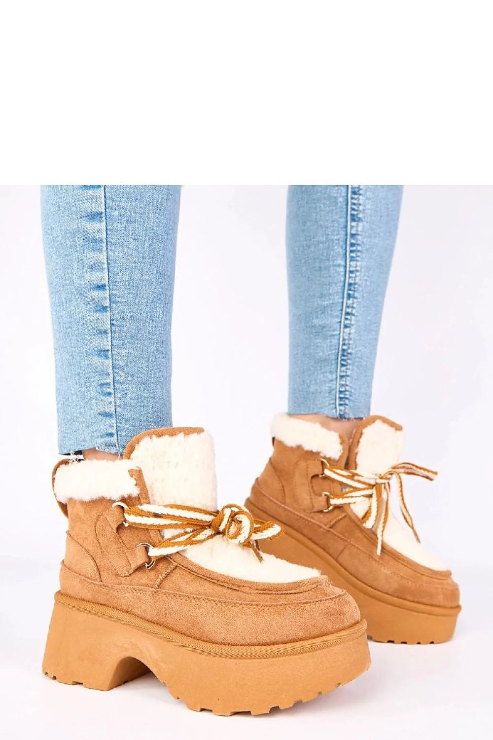 bottes neige femme suédine camel fourrure sherpa doublure plateforme crantée chunky lacées bicolores bout rond semelle compensée chaude confortable