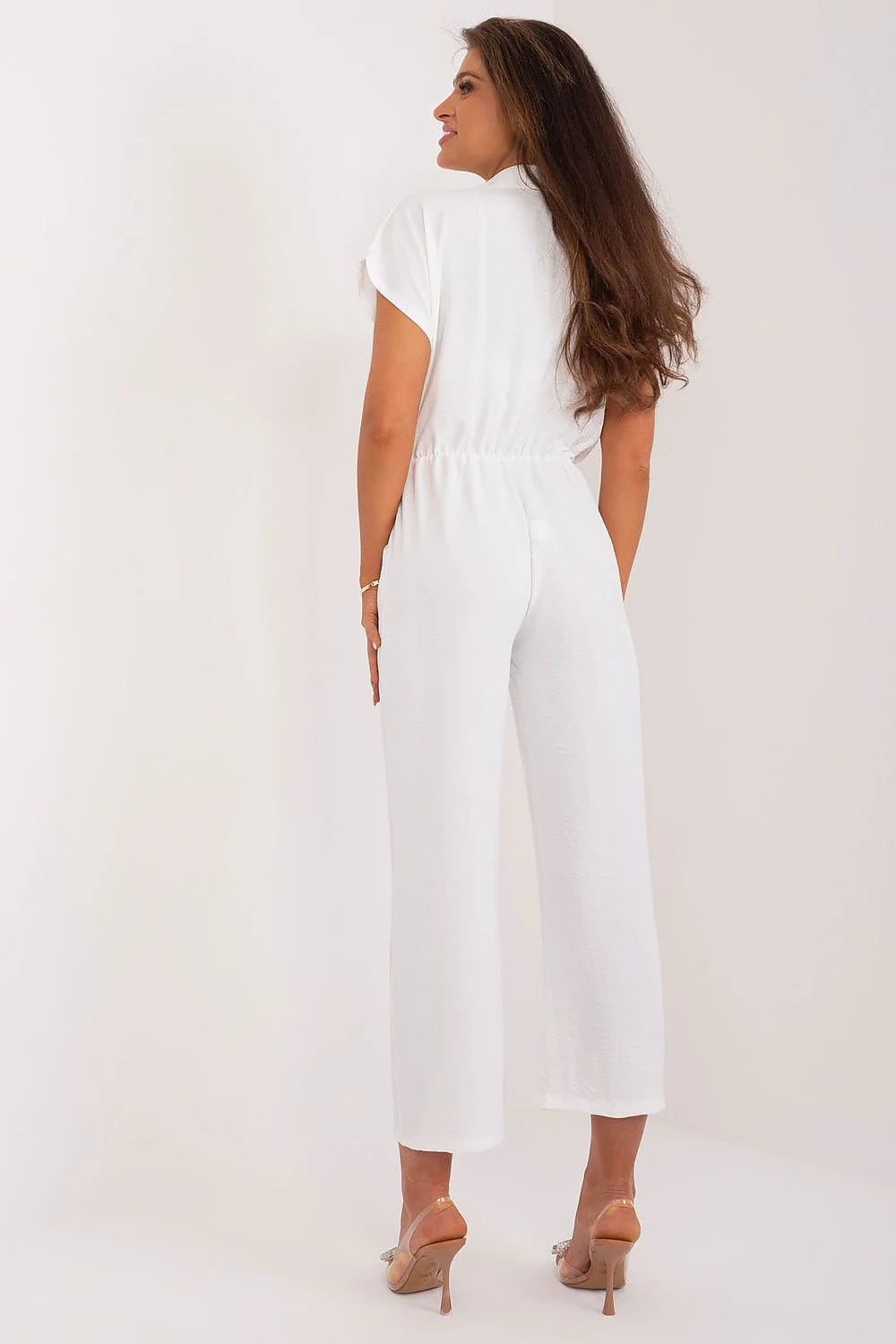 combinaison femme élégante confortable polyester blanc boutons marron taille élastique coupe ample jambe raccourcie poches poitrine col chemise