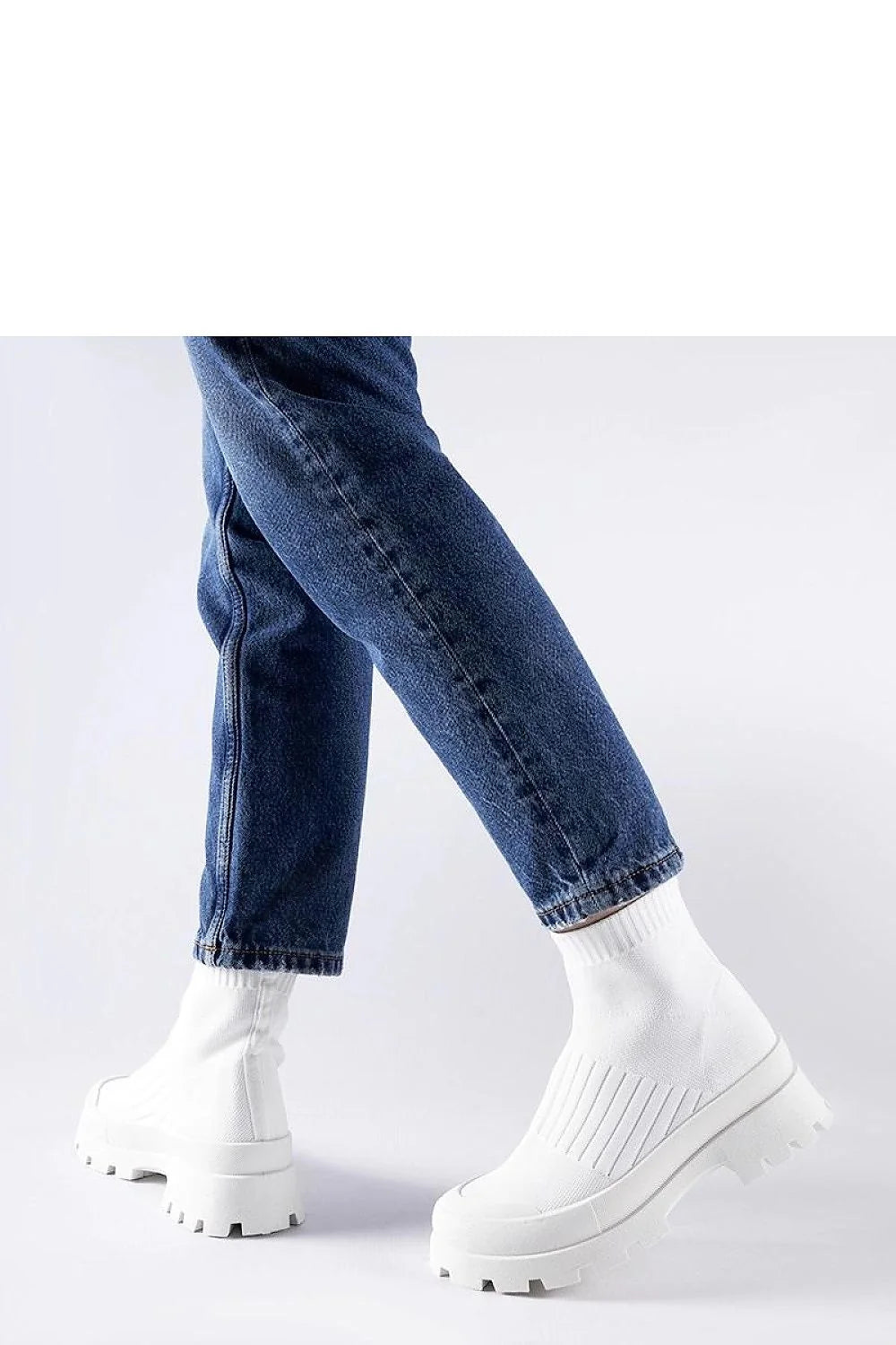 bottines femme blanches minimalistes modernes montantes côtelée maille stretch slipon bout rond semelle caoutchouc épaisse crantée plateforme confort