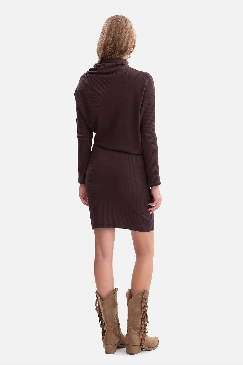 robe maille côtelée marron chocolat col montant rembourré manches longues resserrées haut ample jupe crayon ajustée taille marquée silhouette slim