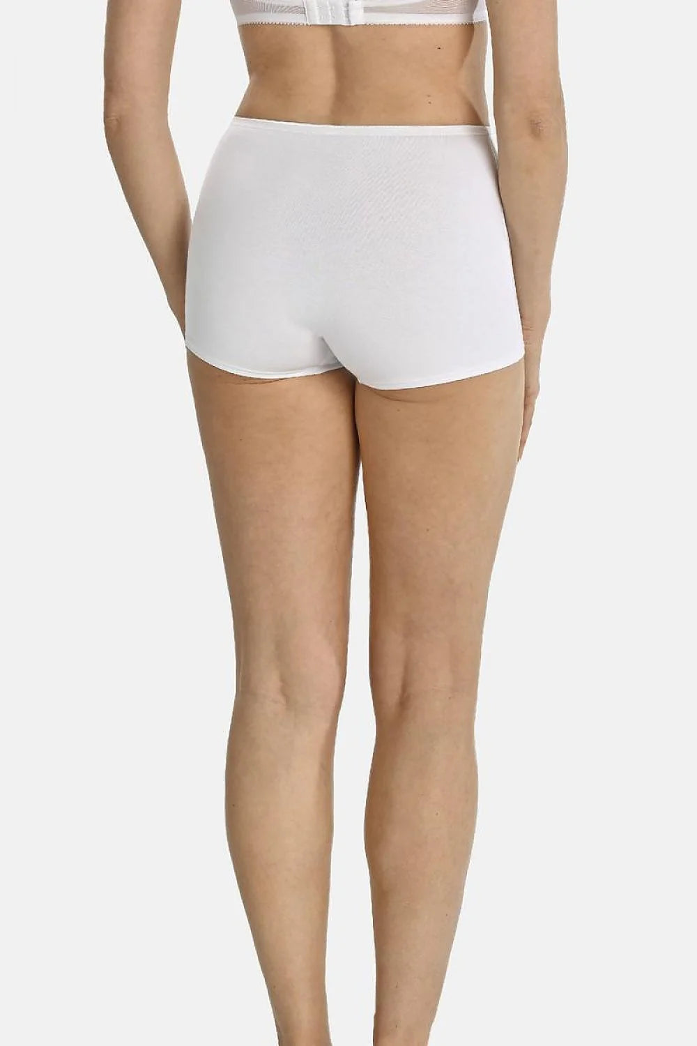 Shorty féminin blanc taille haute couvrant confortable élastique ourlets plats sous-vêtement intime mode minimaliste