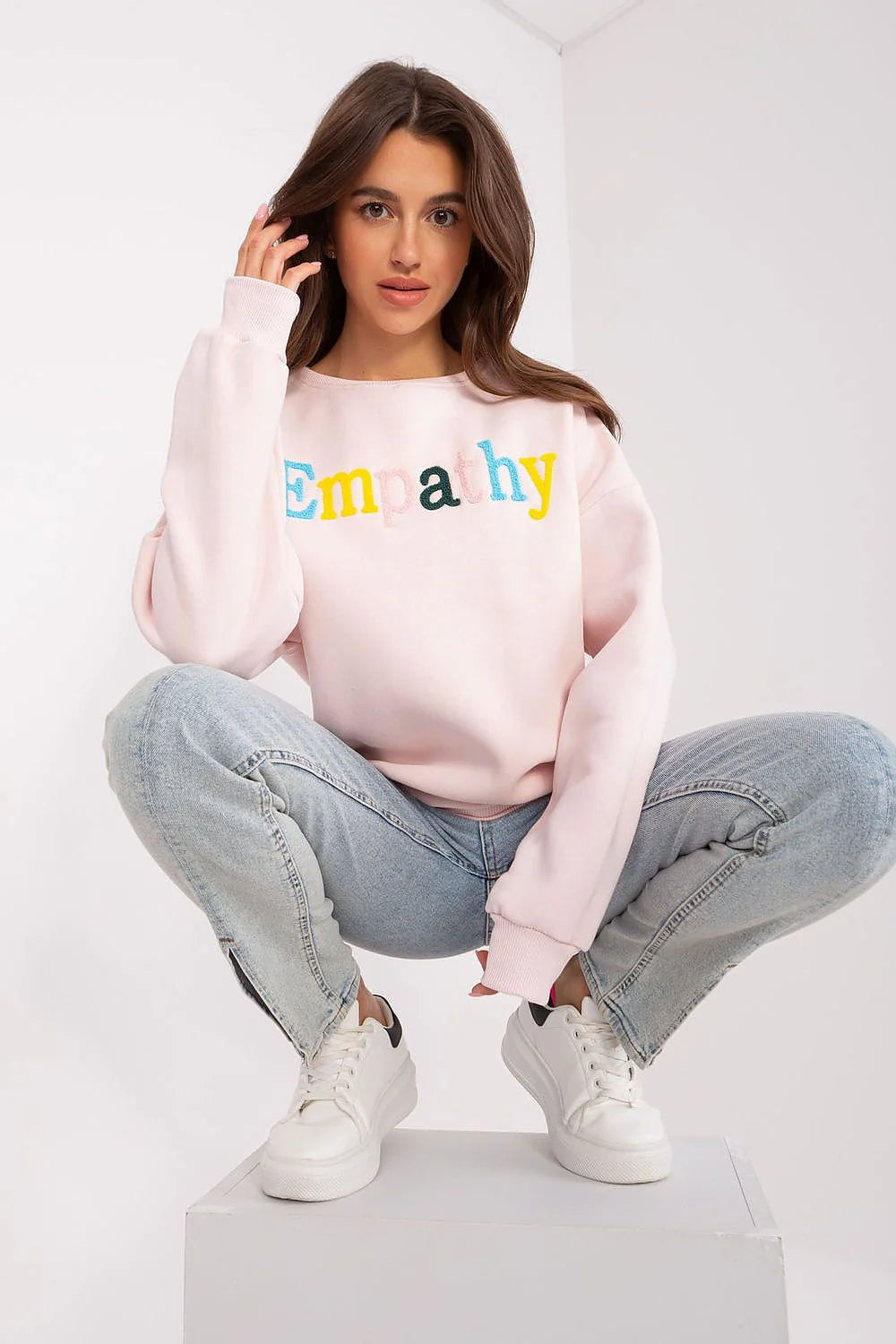 Sweatshirt femme design moderne Empathy brodé coloré rose pâle coton polyester manches longues col rond occasion quotidienne