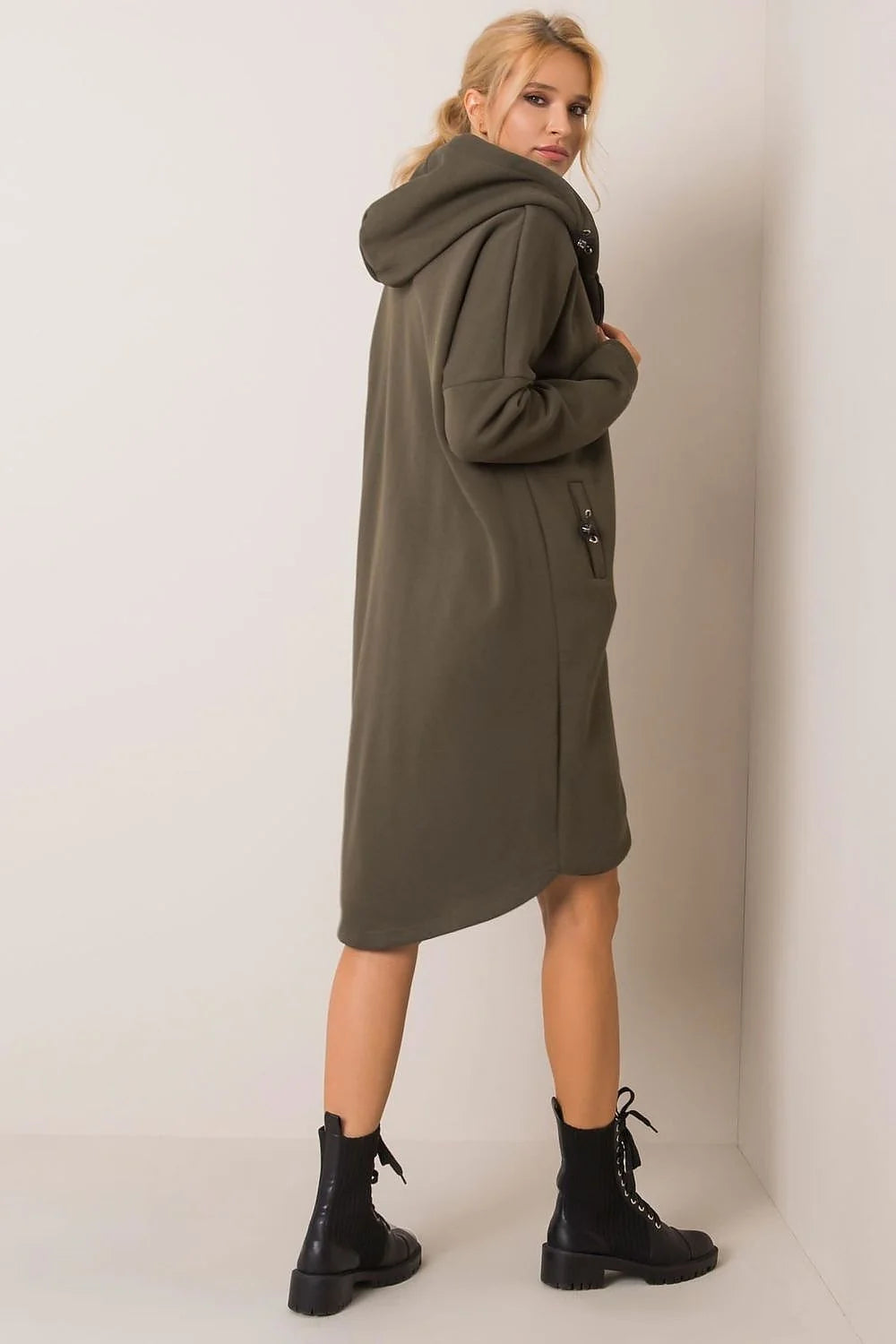 sweatshirt long oversize mi cuisses capuche ajustable fermeture zippée métal manches longues poches latérales cordons œillets molleton épais kaki olive