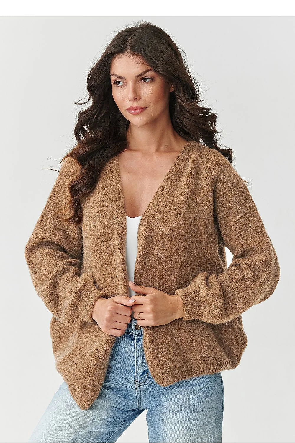 cardigan femme court oversize ouvert maille duveteuse camel brossée encolure V manches ballon bords côtelés coupe loose hanches