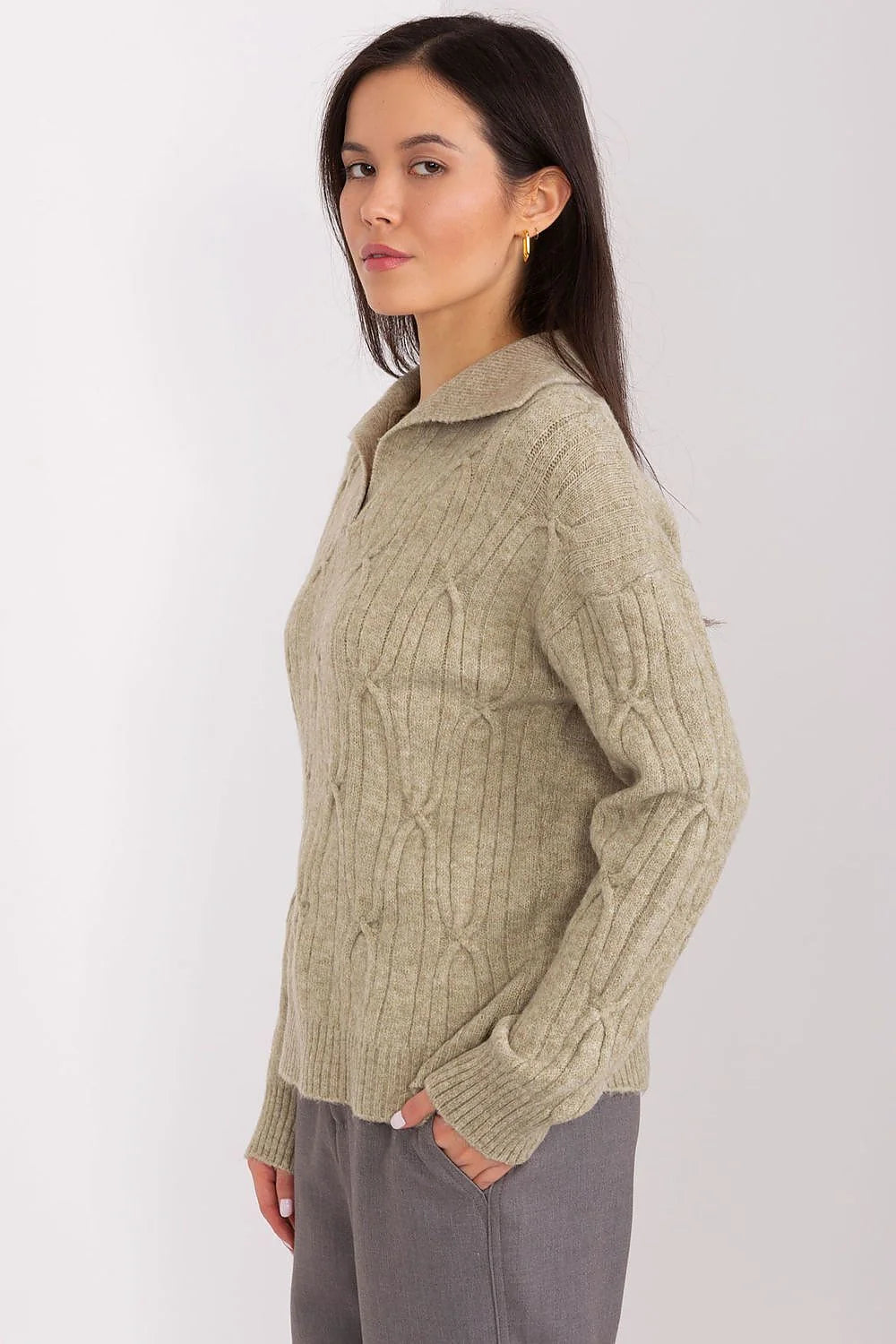 Chandail femme en maille col V large motif torsadé beige manches longues coupe ample finitions côtelées