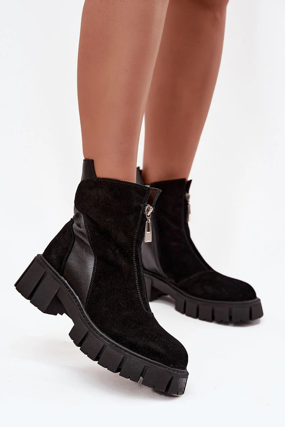 bottines femme suède noir cuir talon bloc massif plateforme crantée adhérence doublée confortable zip décorative rock urbain bout arrondi polyvalentes