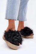 Sandales compensées pour femme style moderne audacieux fausse fourrure noire semelle tressée été 2023