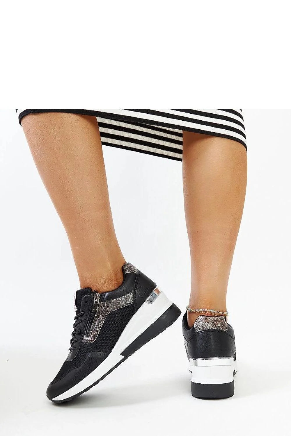 baskets femme sneakers compensées noires bicolores plateforme semelle crantée tige cuir synthétique mesh empiècements imitation python