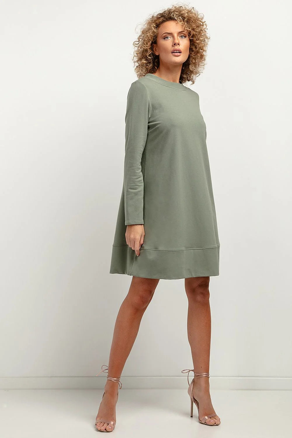 Robe de jour Tessita trapeze maille genou manches longues couleur vert kaki confortable mode automne femme