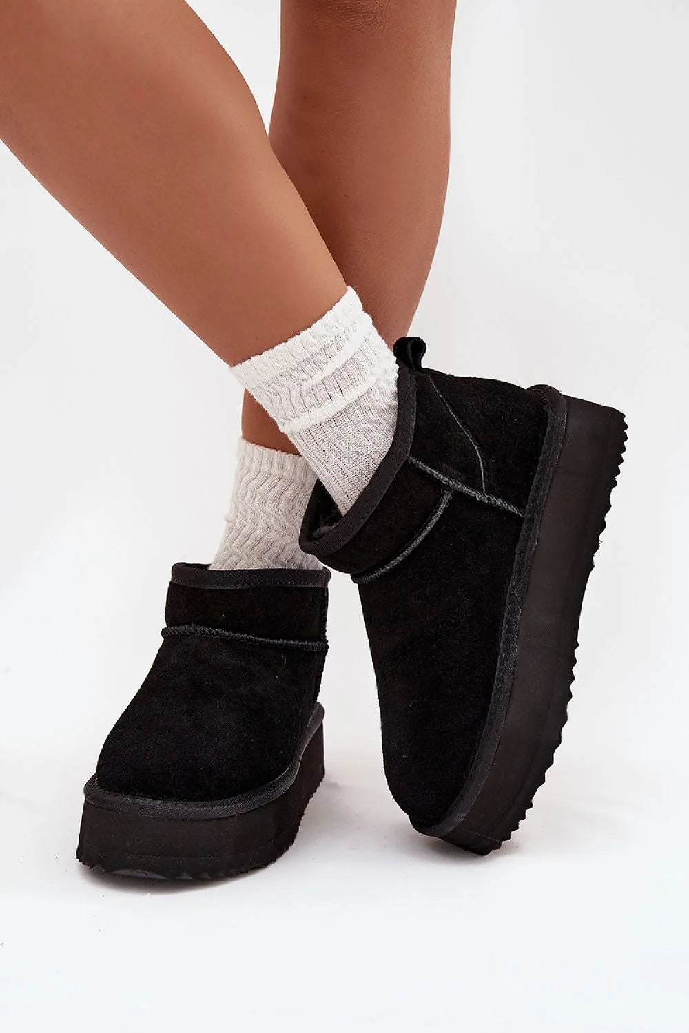 bottes neige femme Vinceza suède noir fourrure synthétique doublure semelle plateforme crantée caoutchouc tige9cm plateforme4cm bout rond légères confortables quotidiennes