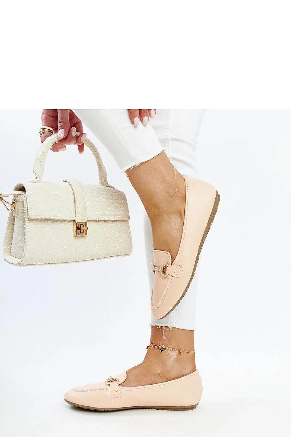 Mocassins élégants pour femmes Solea beige clair, design intemporel, cuir haut de gamme, détails métalliques raffinés, confort maximal, style summer
