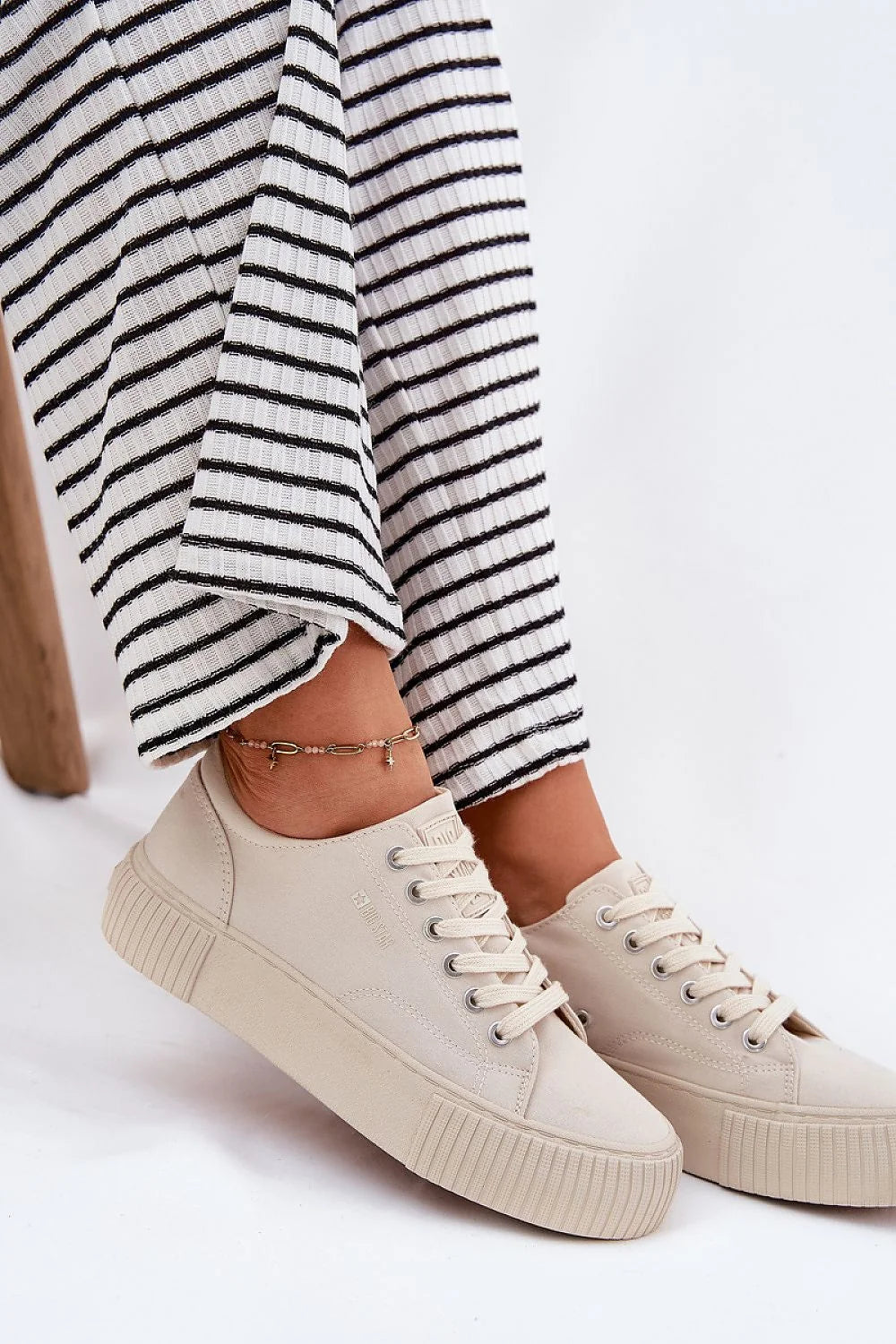 Baskets pour femmes Big Star beige clair textile confortable plateforme 5.5 cm style minimaliste occasion quotidienne