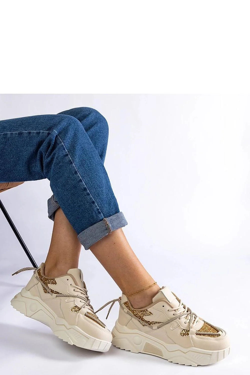 baskets chunky femme beige doré simili cuir pailleté semelle épaisse crantée antidérapante col rembourré lacets tressés streetwear tendance confortable durable