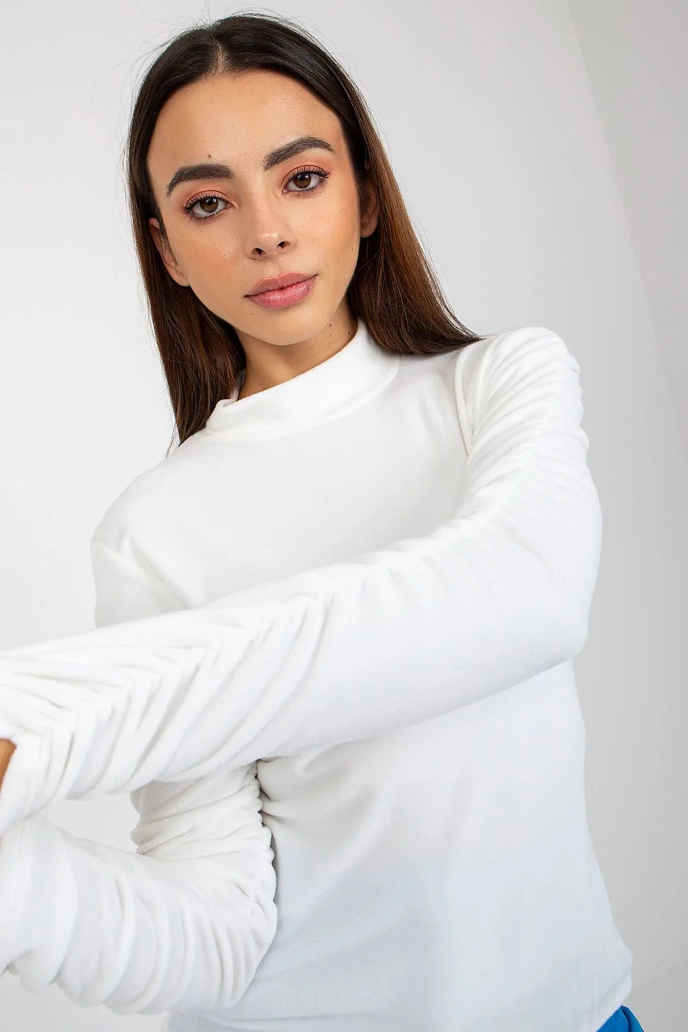 Chemisier velours blanc col montant manches longues coupe droite semi ajustée stretch élégant minimaliste intemporel femme