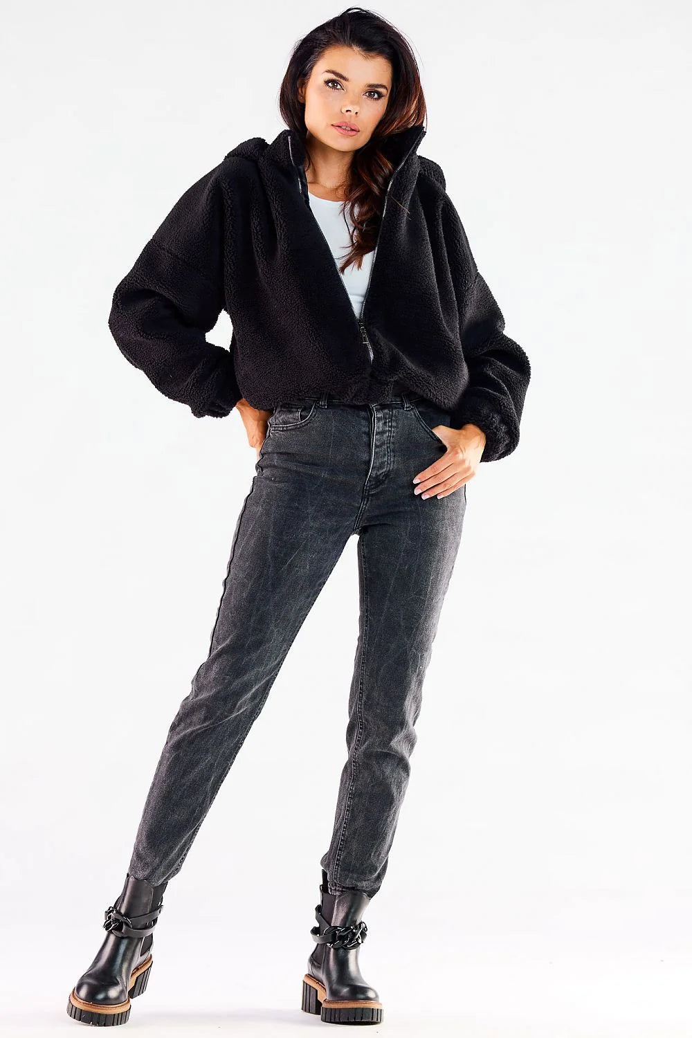 Veste à capuche zippée moderne pour femme en fausse fourrure Sherpa couleur caramel brun, coupe ample et confortable, idéale pour l'automne et l'hiver