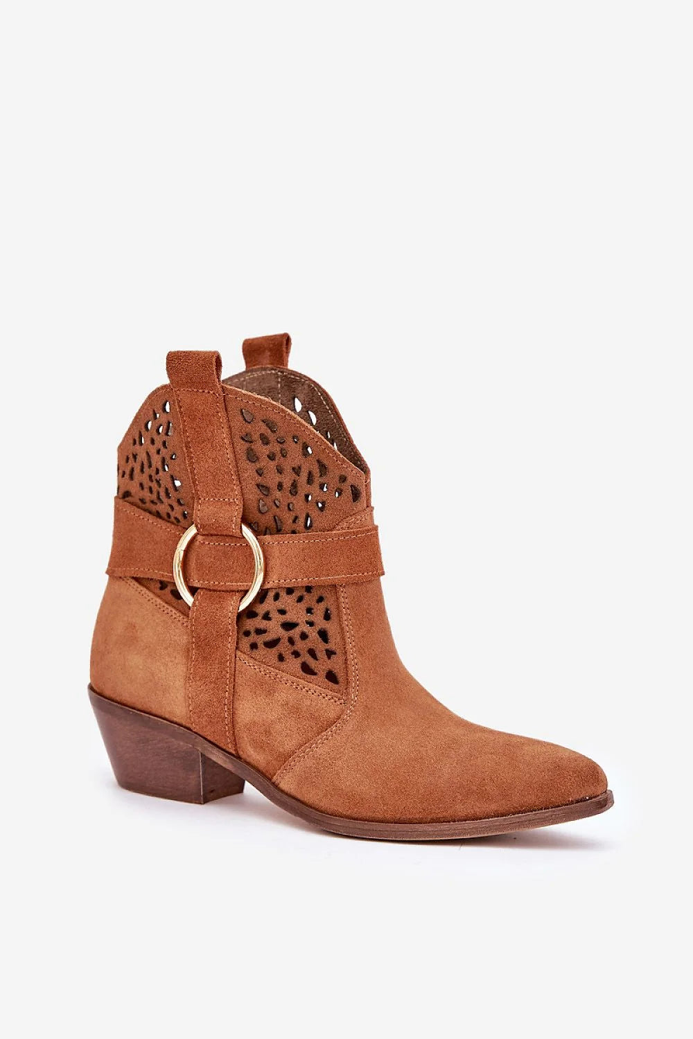 Bottines femmes style cowboy chic cuir suédé naturel camel talons modérés découpes laser détails or